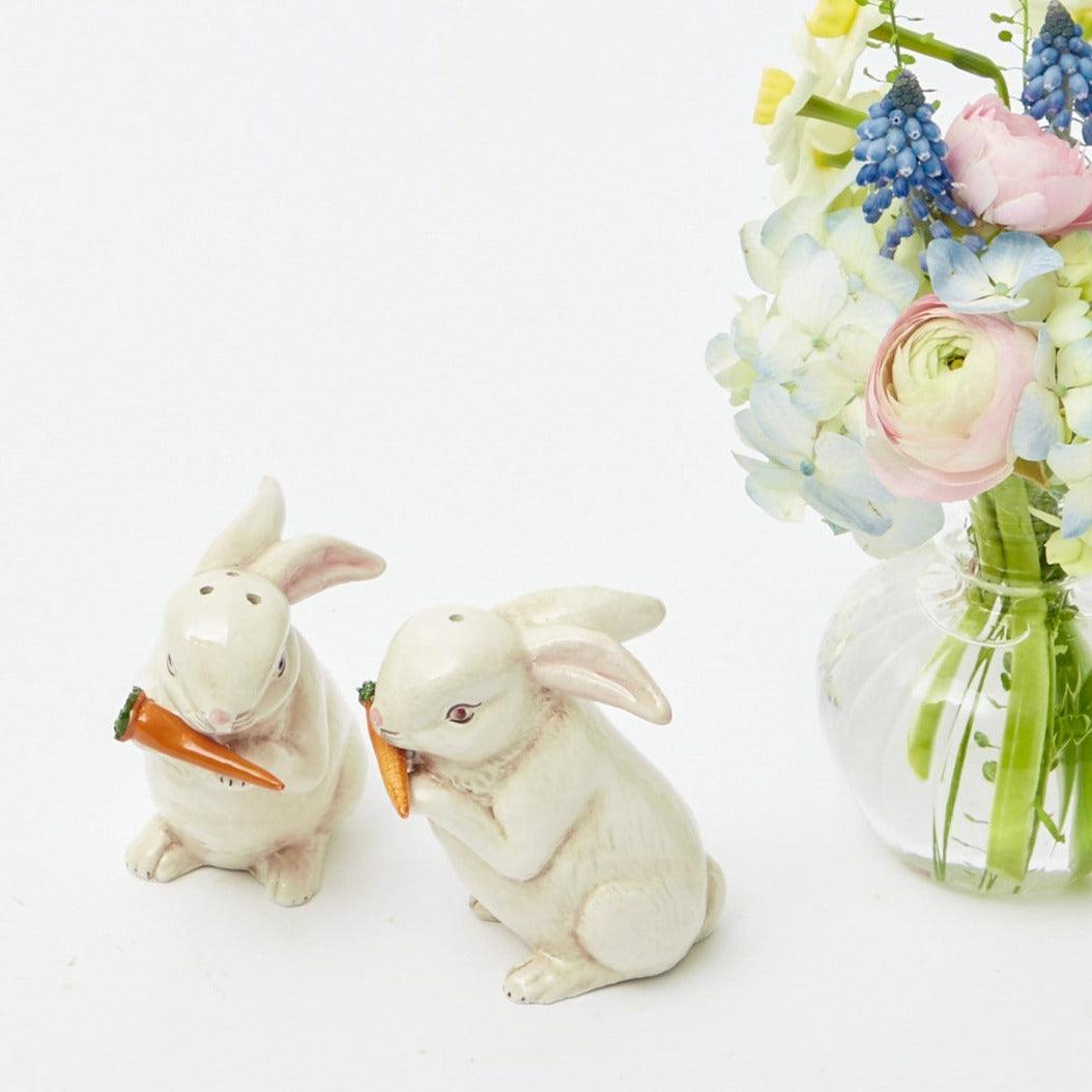 http://www.mrsalice.com/cdn/shop/files/rabbit-salt-and-pepper-shakers-mrs-alice-1.jpg?v=1689262848