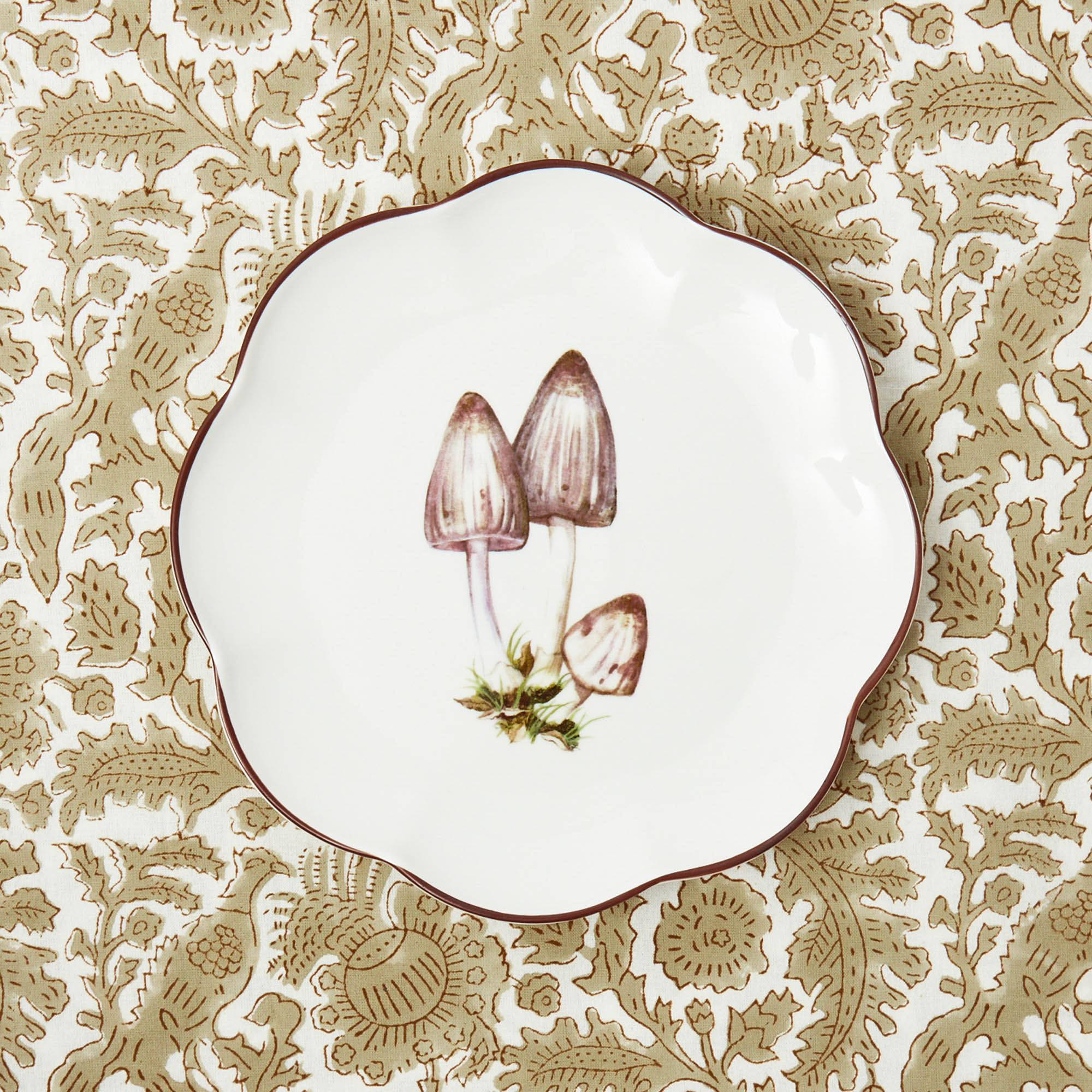 Scalloped Mushroom Starter Plate (Grey)