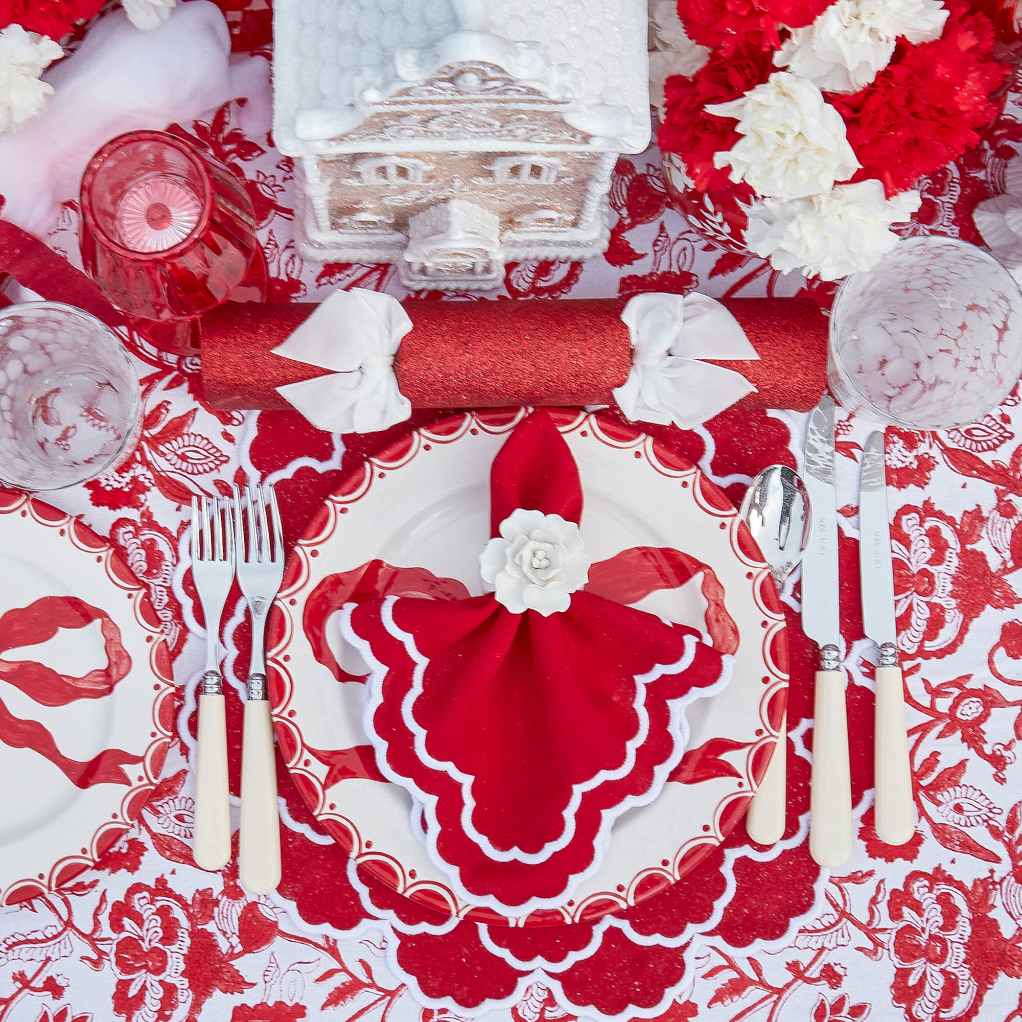 Lily Red & White Placemats & Napkins (Set of 4)