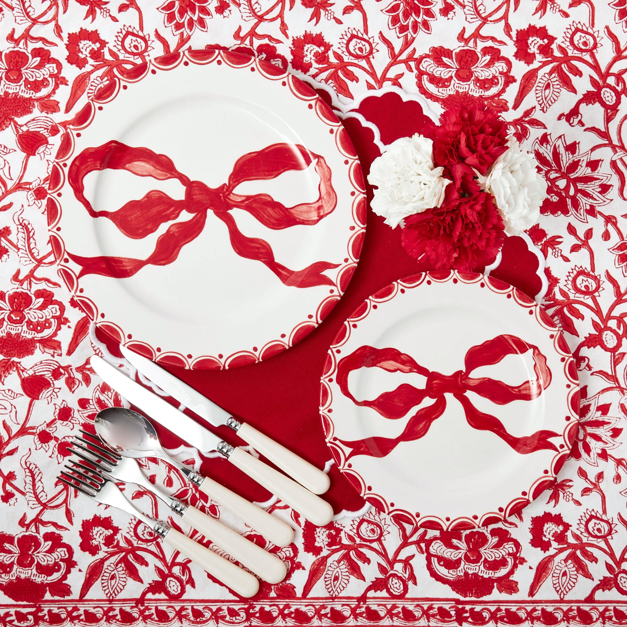 Marilyn Red Bow Dinner & Starter Plates (Set of 8)