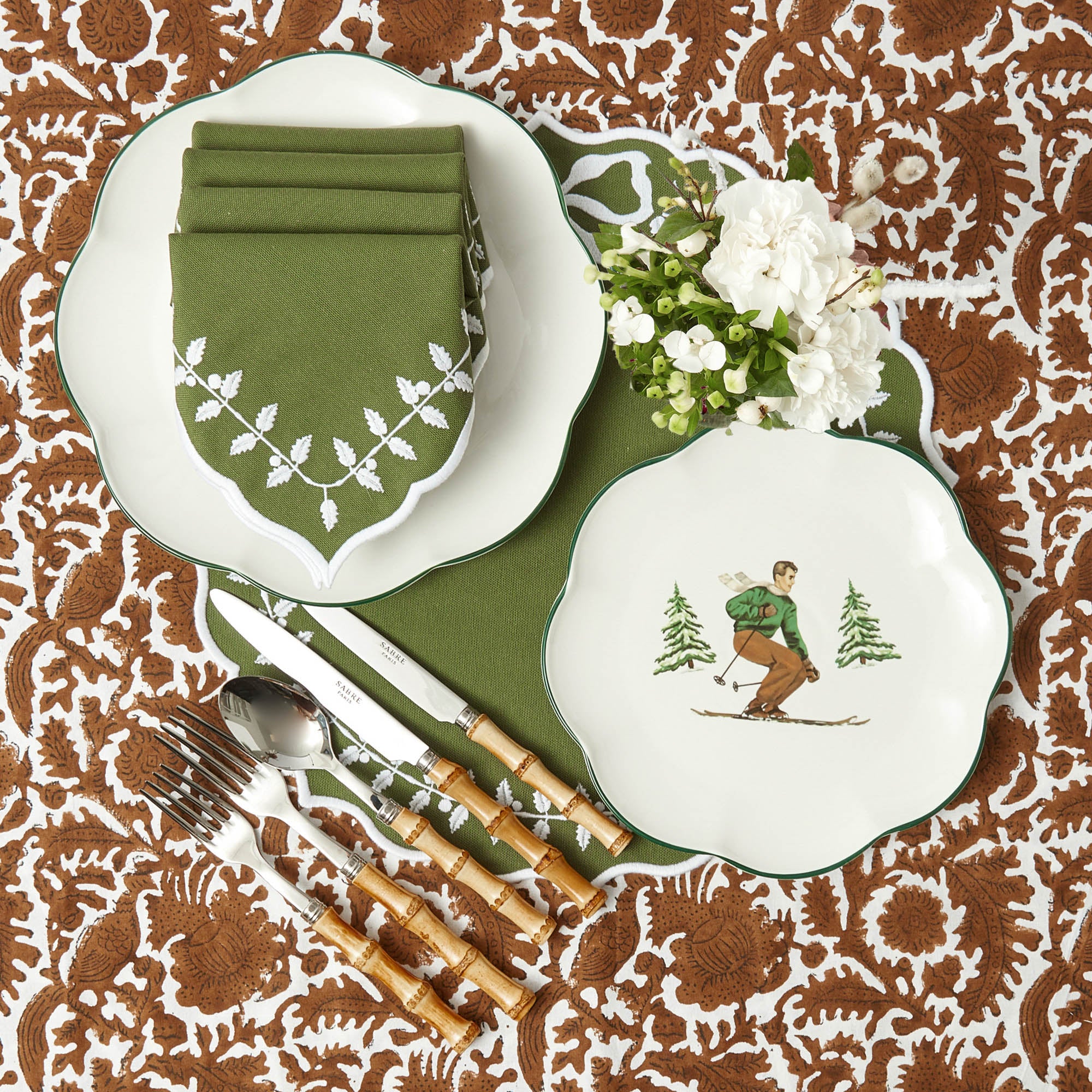 Green Bow Laurel Placemats & Napkins (Set of 4)