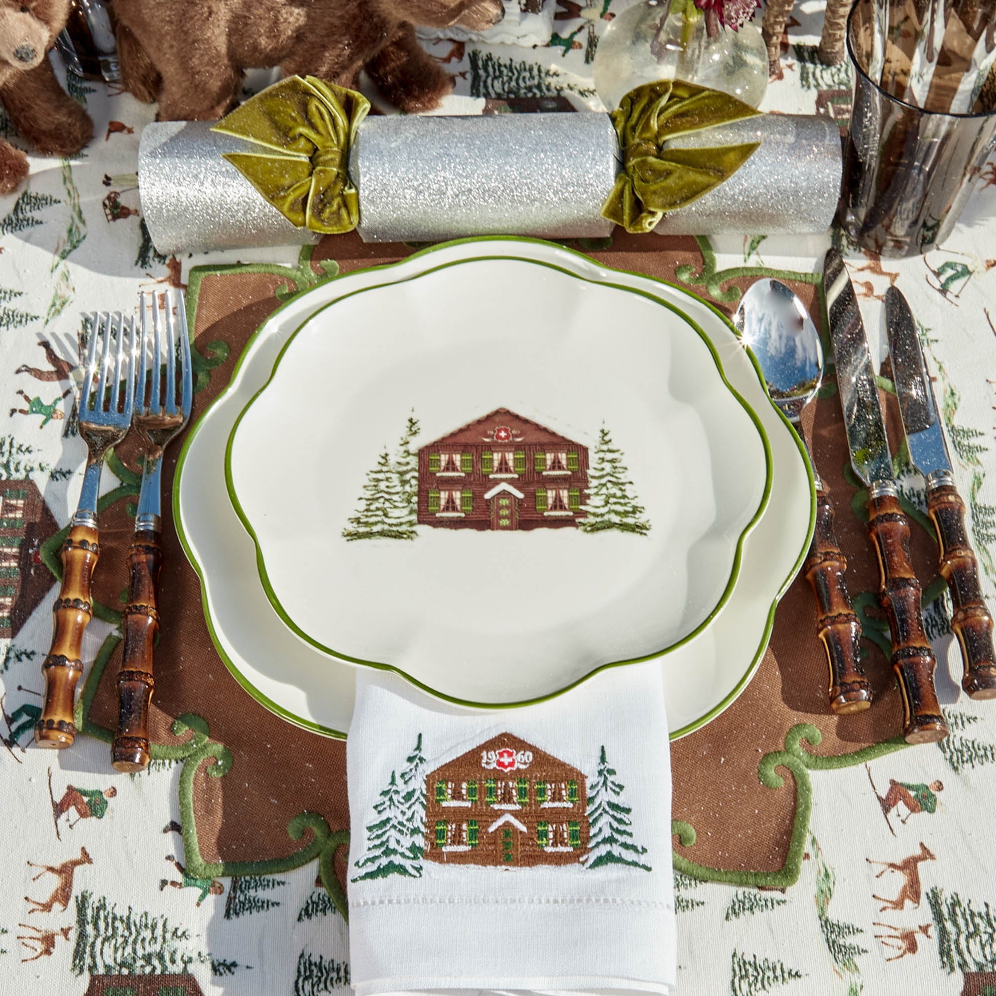 Alpine Chalet White Linen Napkins (Set of 4)