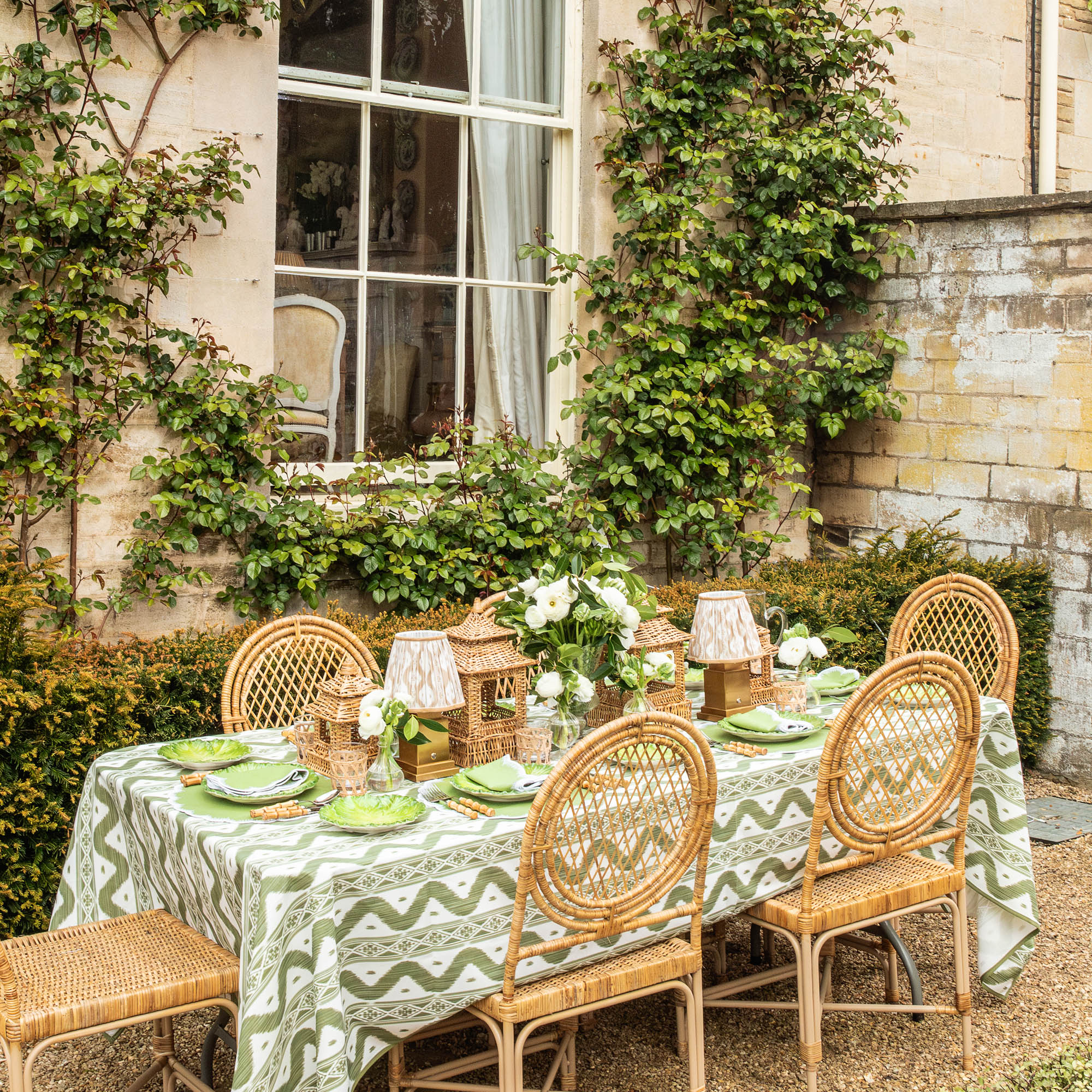 Apple Green Isabella Round Placemats (Set of 4)