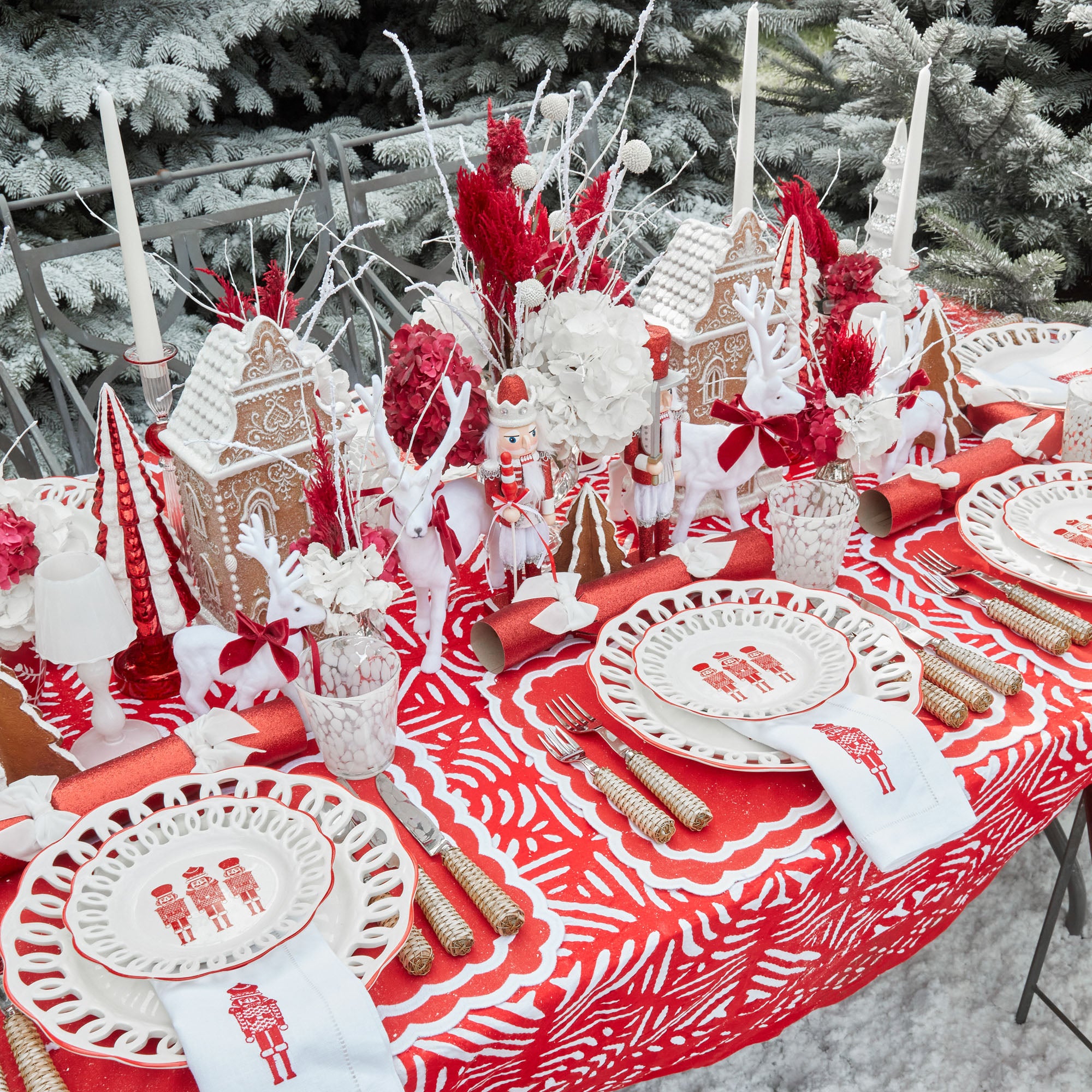 https://www.mrsalice.com/cdn/shop/files/Gingerbread-lane-red-applique64_217897a1-0be6-4622-8114-e531e70258b2.jpg?v=1698148955