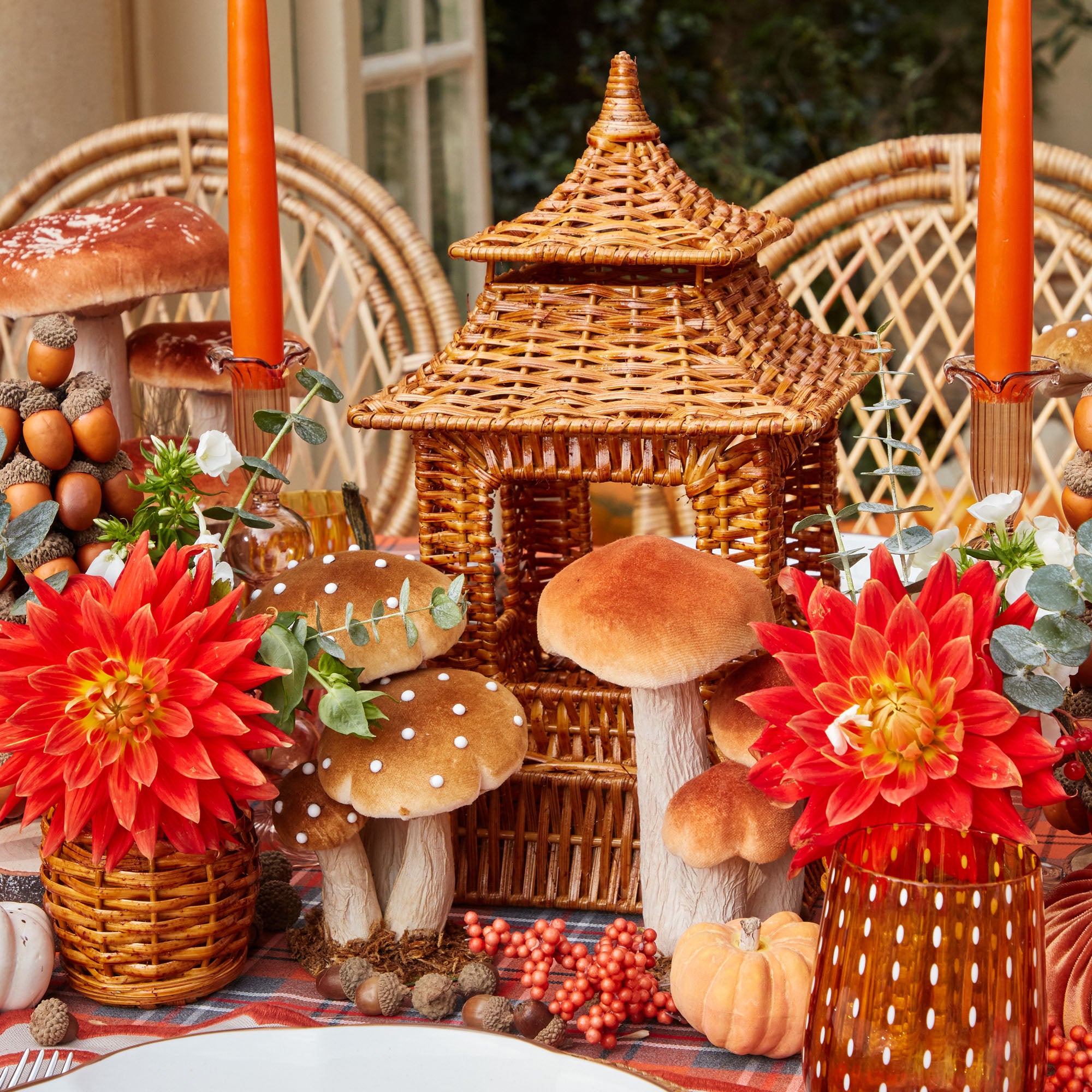 Burnt Rattan Pagoda Lantern