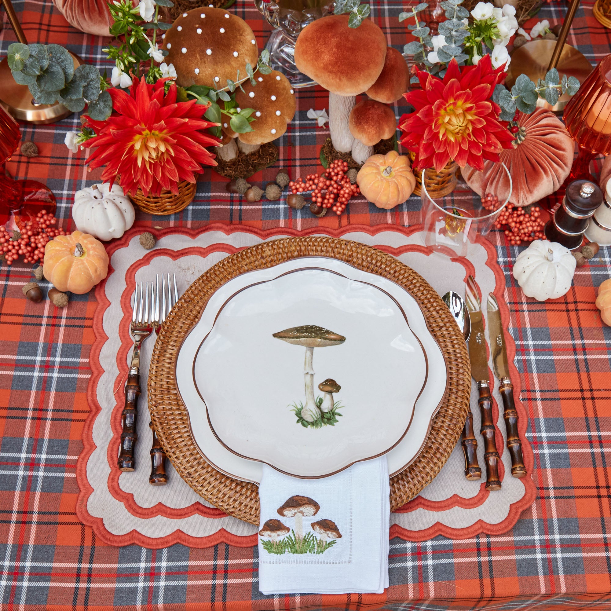 https://www.mrsalice.com/cdn/shop/files/Joy-of-Autumn-Loch-Lomond-Table-60.jpg?v=1696262926