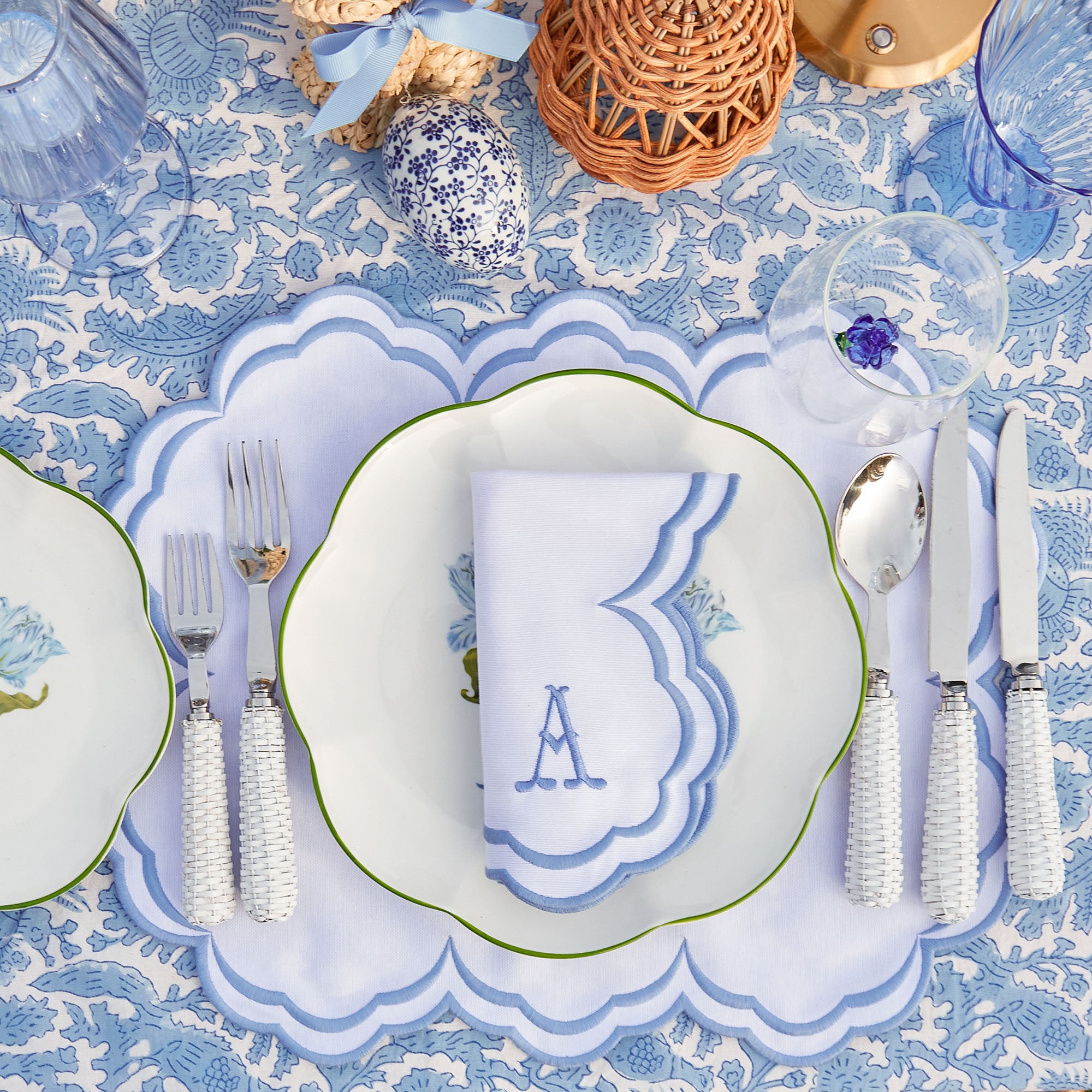 Serena White Placemats & Napkins (Set of 4)