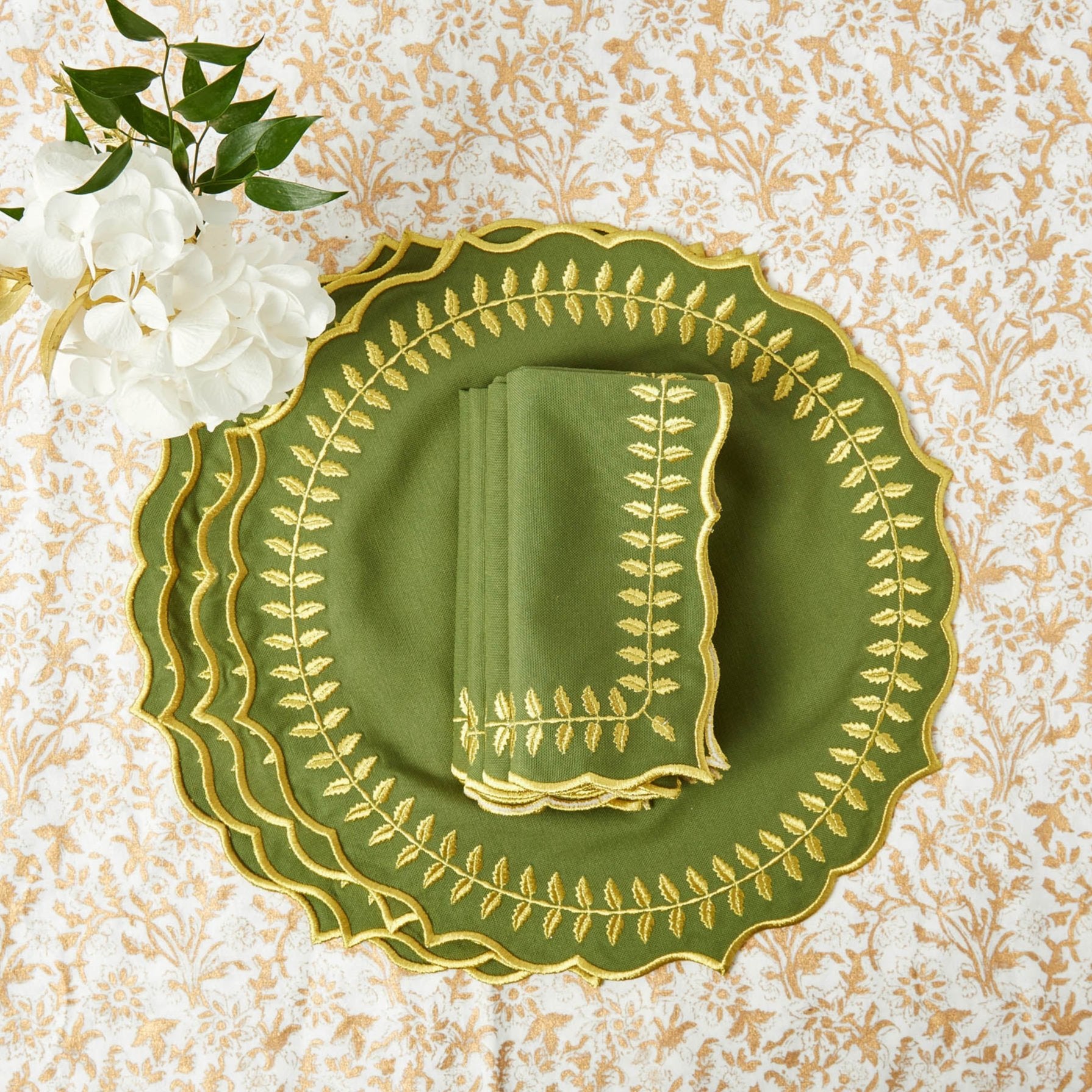 Green & Gold Laurel Placemats & Napkins (Set of 4)