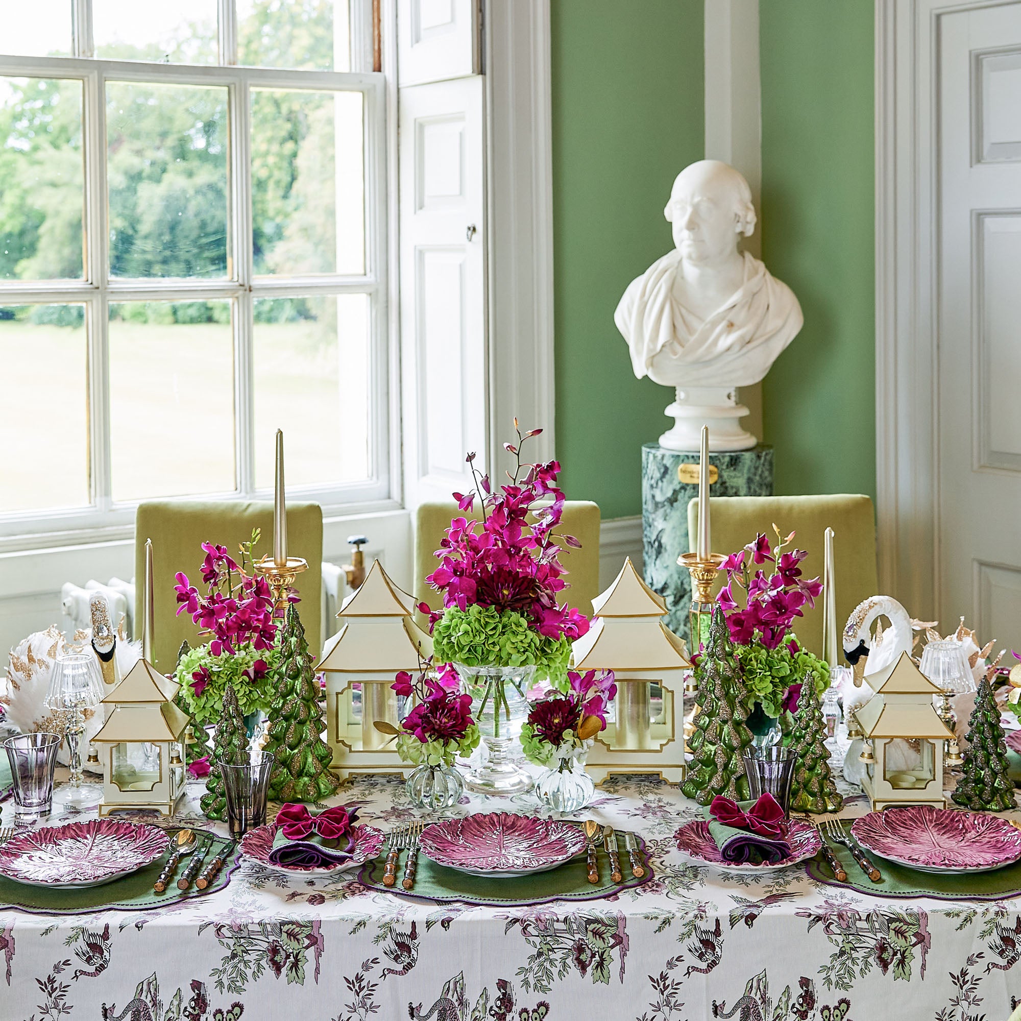 Make your gatherings extra special with the Peacock Garden Tablecloth, an elegant tablecloth that complements your table setting and adds a unique twist to your occasions with its majestic peacock motifs.