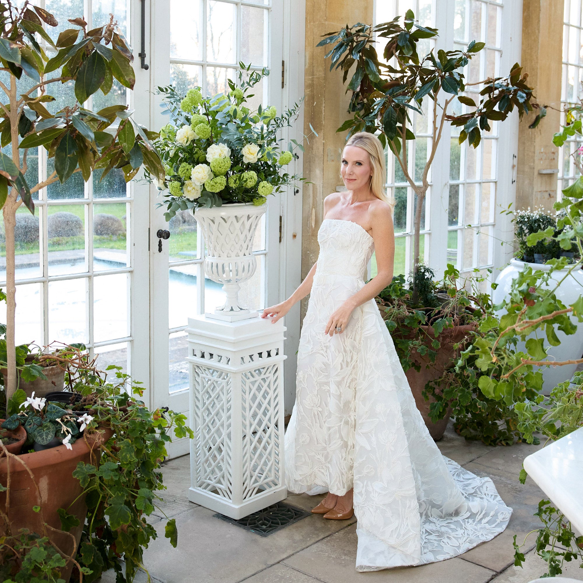 Adelaide White Lattice Urn & Pedestal