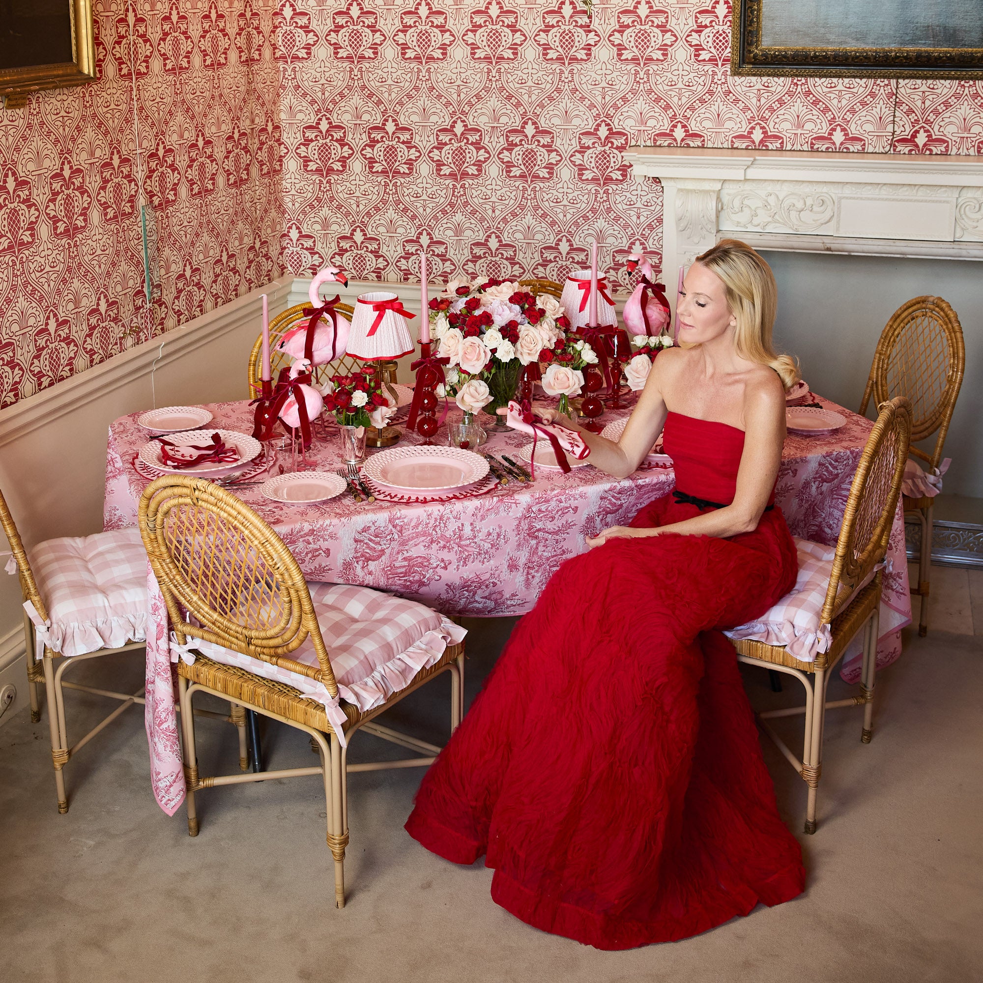 Pink & Red Bow Laurel Placemats & Napkins (Set of 4)