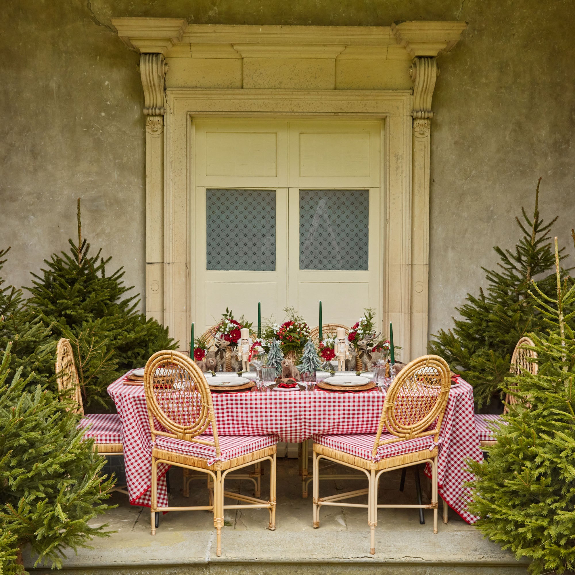 These Mini Rattan Reindeer are a heartwarming addition to your festive display.