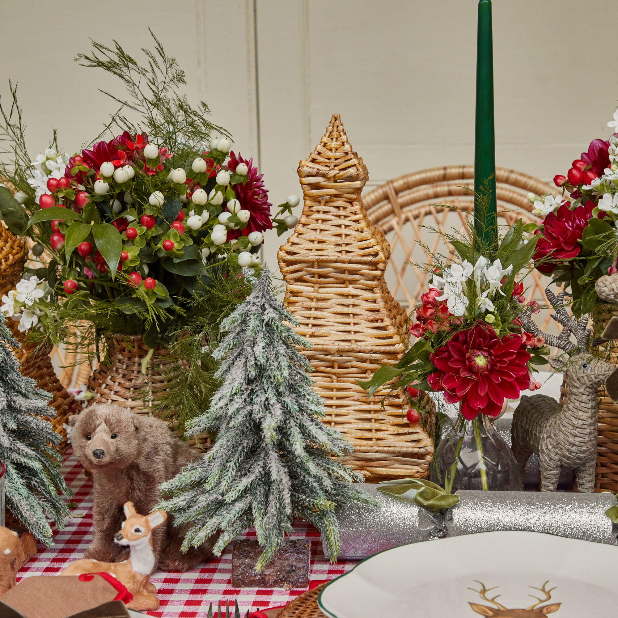 Turn your home into a cozy holiday retreat with the Natural Rattan Christmas Tree, a rustic tree that infuses your surroundings with the timeless charm and the festive spirit of the holidays.