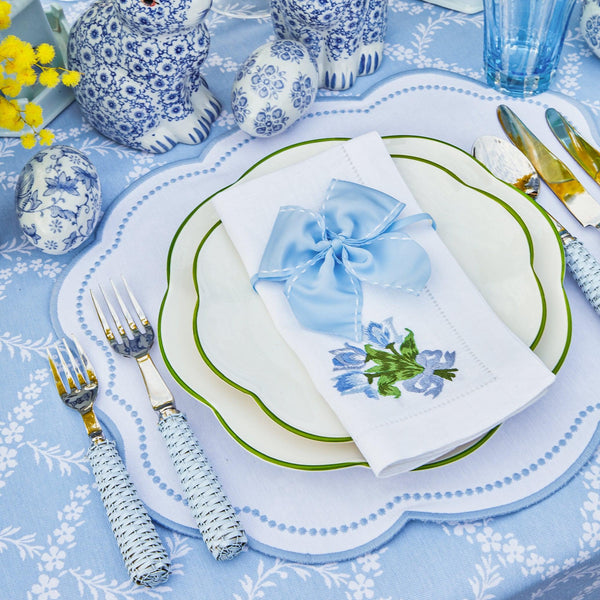 https://www.mrsalice.com/cdn/shop/files/blue-saddle-stitch-napkin-bows-set-of-4-mrs-alice-2_600x.jpg?v=1689360424