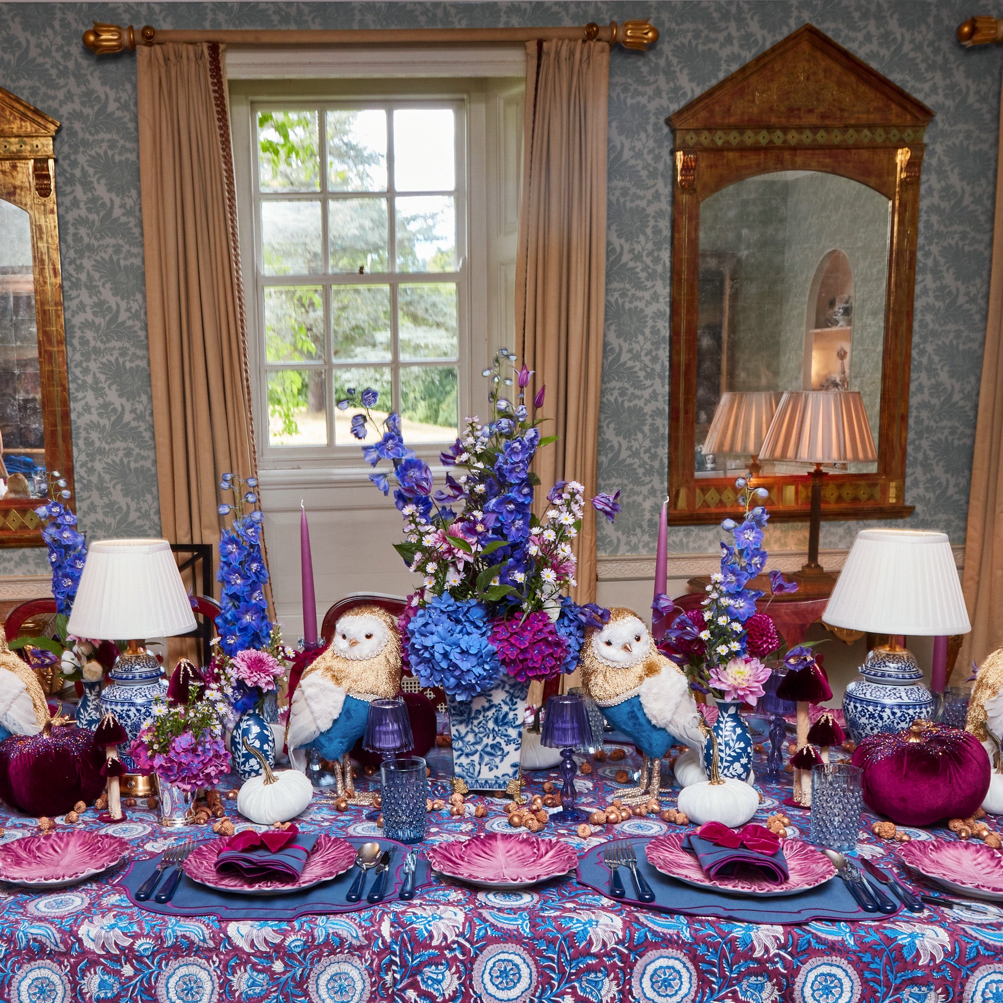 Chinoiserie Owl Tablescape