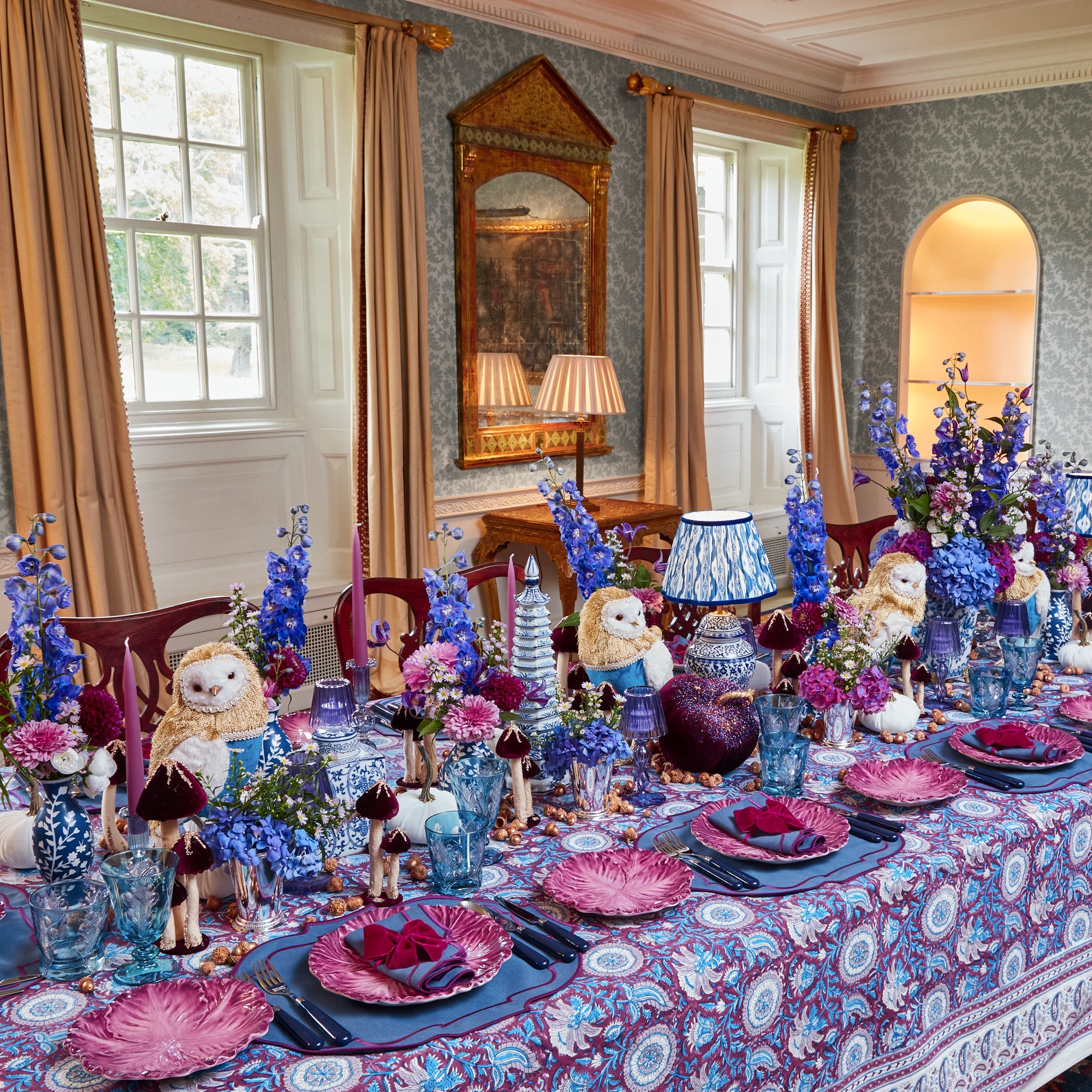 Chinoiserie Owl Tablescape