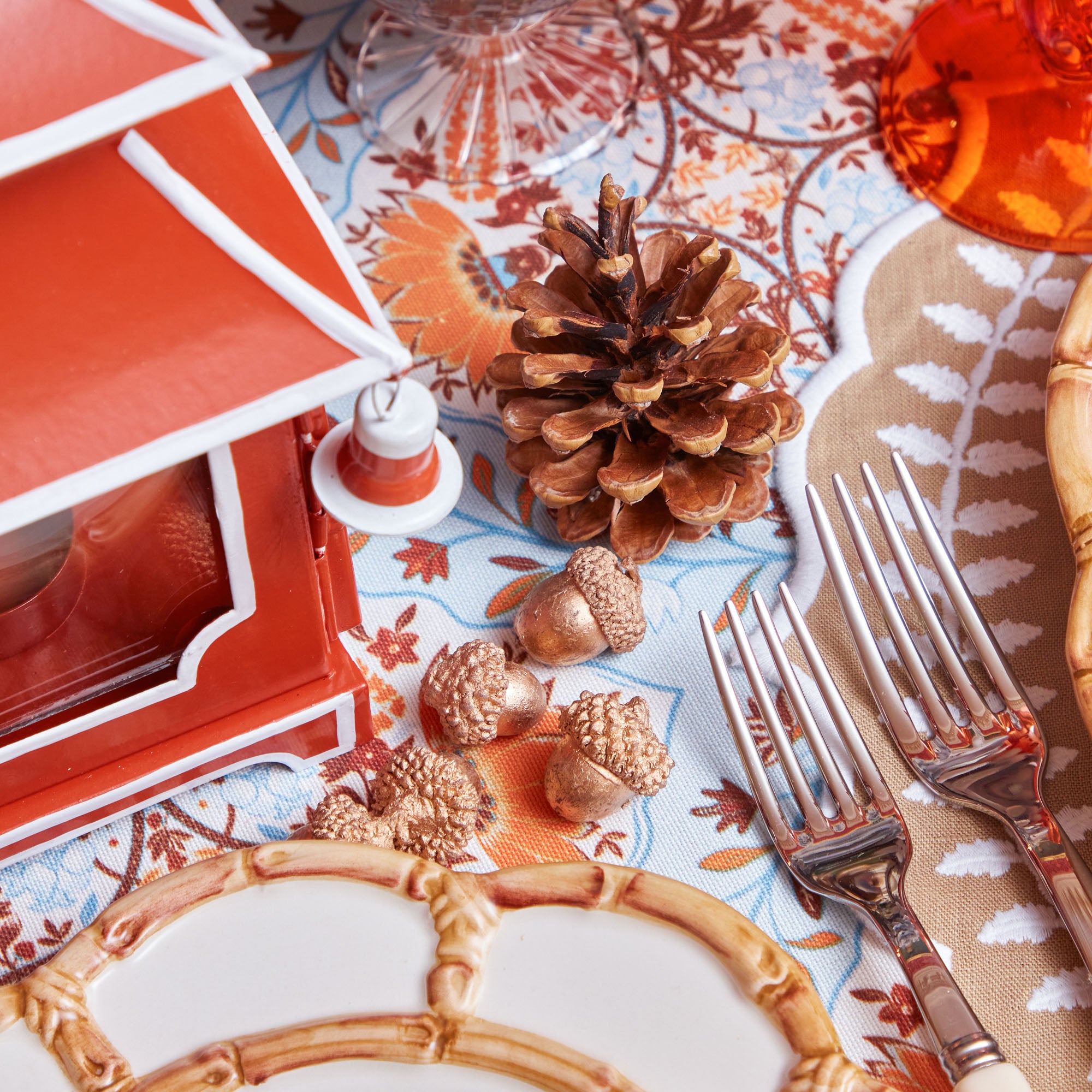 Capture nature's beauty with Mrs. Alice's Pinecones & Pochette decor.