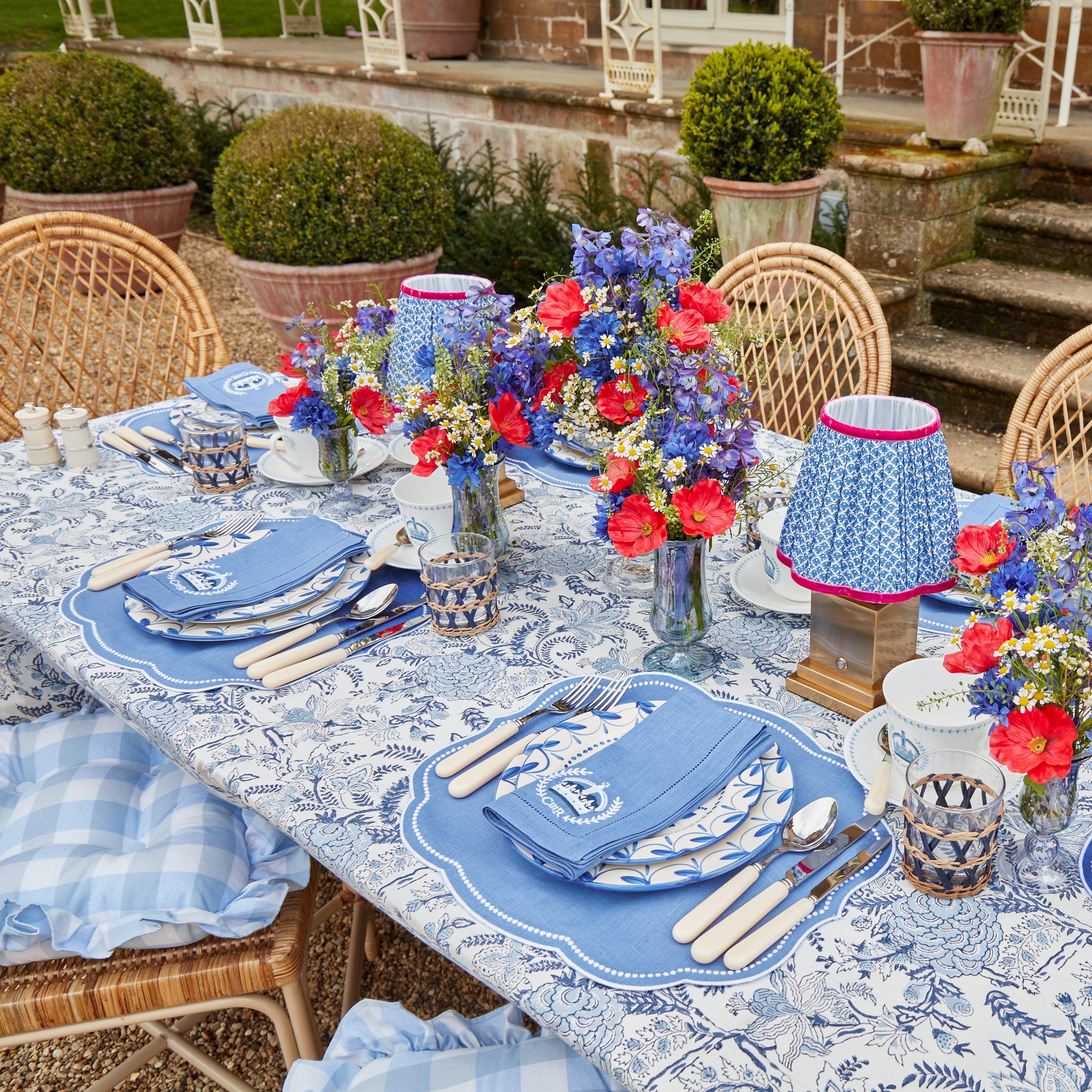 https://www.mrsalice.com/cdn/shop/files/coronation-blue-linen-napkins-set-of-4-mrs-alice-3_3bbfb76e-ffd5-4e8e-be04-1d801c293a15.jpg?v=1689374454