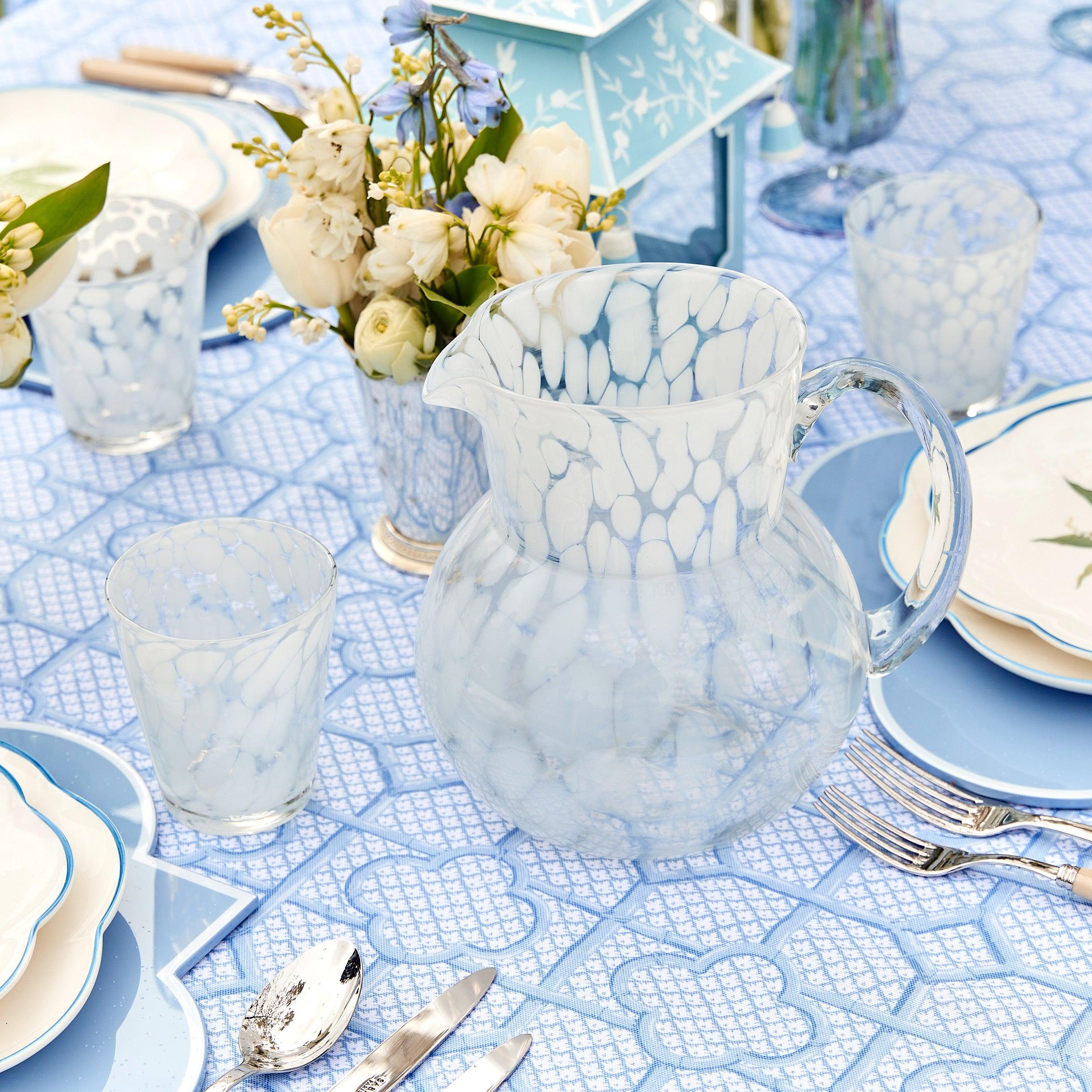 Make each meal a memorable occasion with our Dappled White Water Jug, a perfect addition to your dining experience.