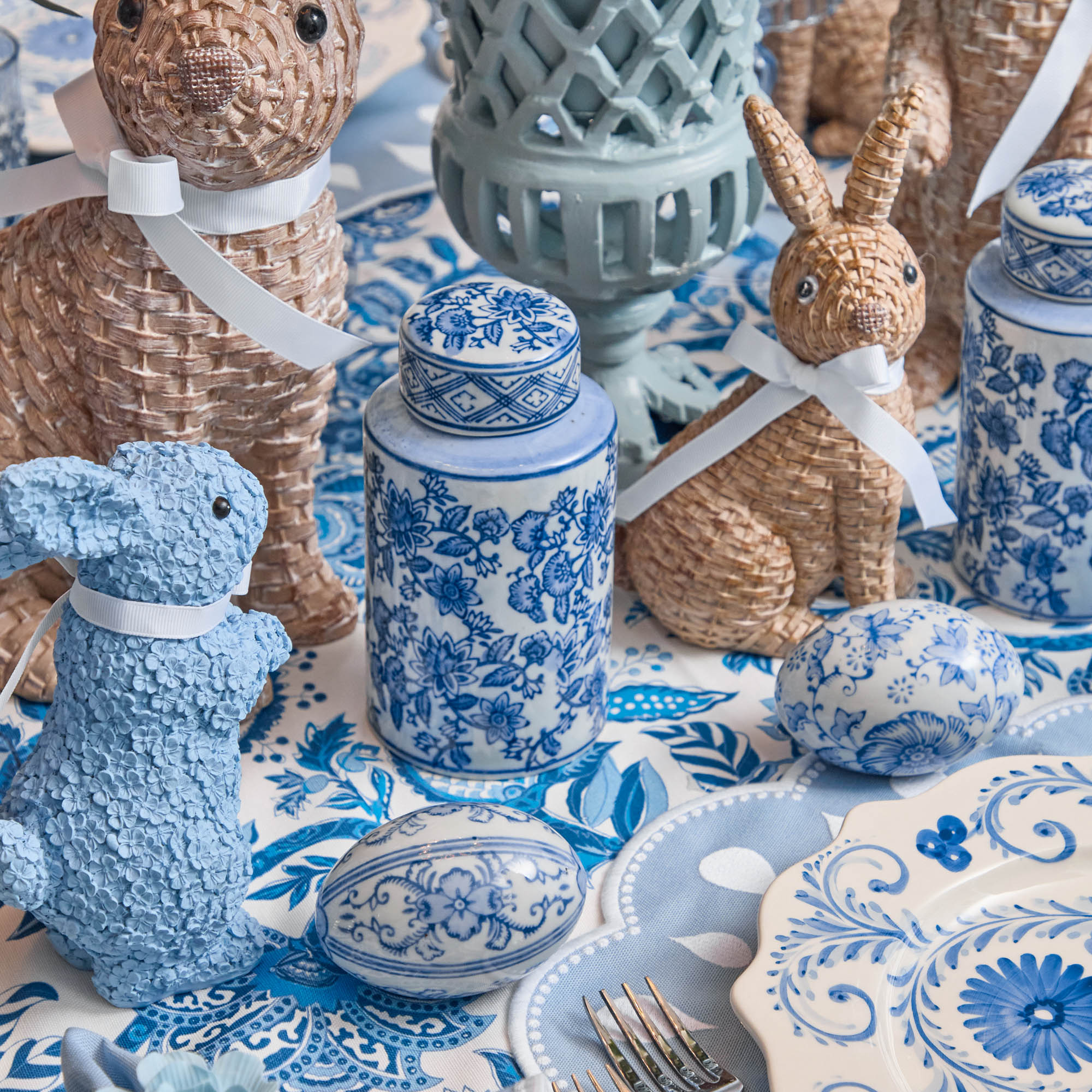 Chinoiserie Rabbit & Decorative Eggs Set