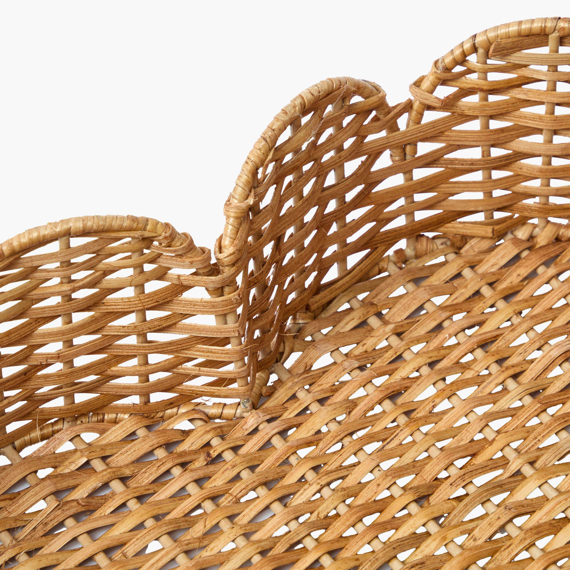 Scalloped Heart Rattan Tray