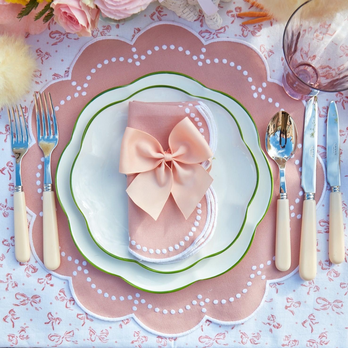 https://www.mrsalice.com/cdn/shop/files/florence-pink-napkins-set-of-4-mrs-alice-2_5dd3ff5b-fc12-4efb-9889-8727817158b8.jpg?v=1689313002