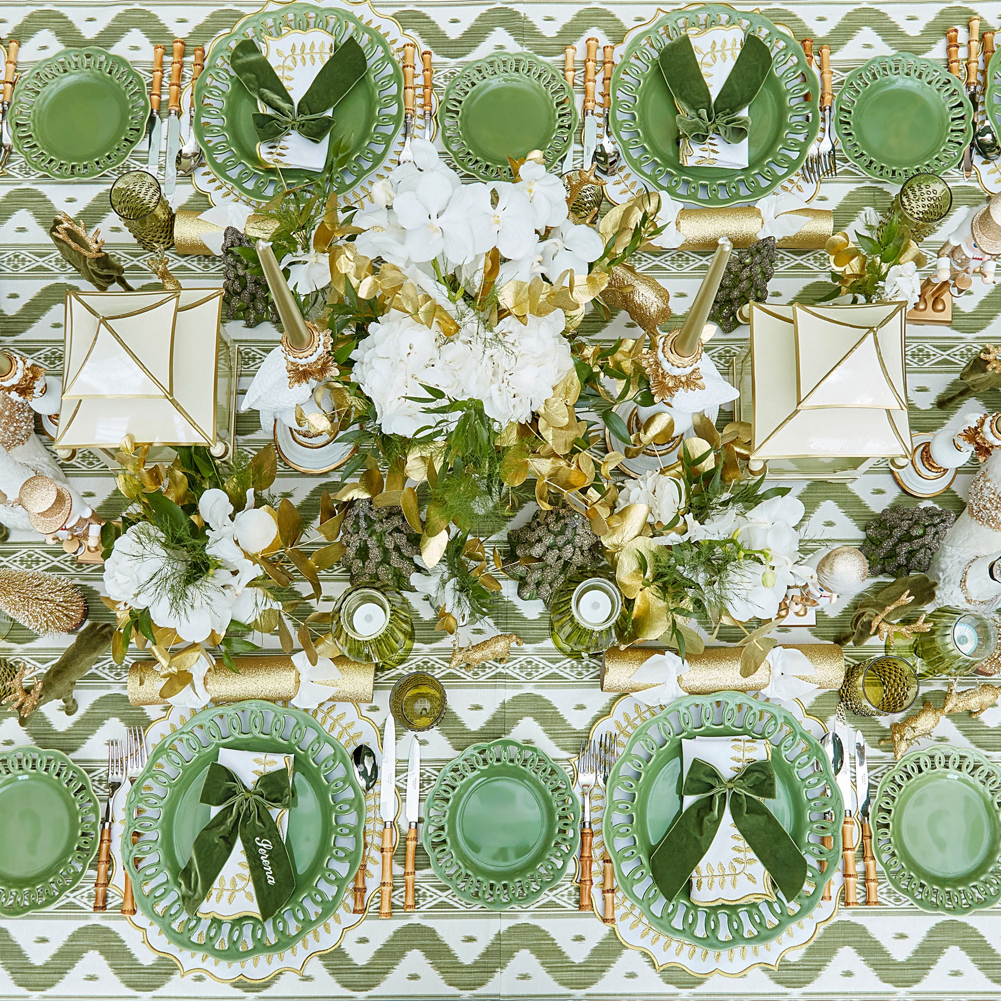 Turn your dining moments into a personalized affair with the Personalizable Forest Green Napkin Bow, designed to bring a sense of personalization and the calming forest green color to your dining decor.