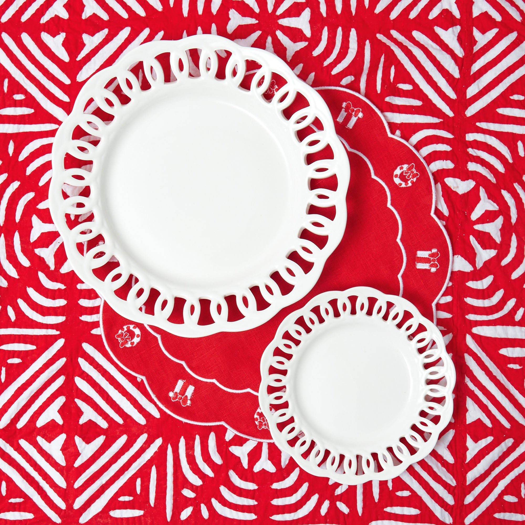 Red Berry White Linen Placemats (Set of 4) – Mrs. Alice