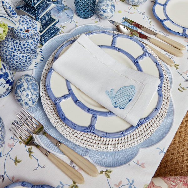 https://www.mrsalice.com/cdn/shop/files/happy-bunny-white-linen-napkins-set-of-4-mrs-alice-2_dd0fc250-a88b-44f8-9dc2-d3a6a03ea2bf_600x.jpg?v=1689354778