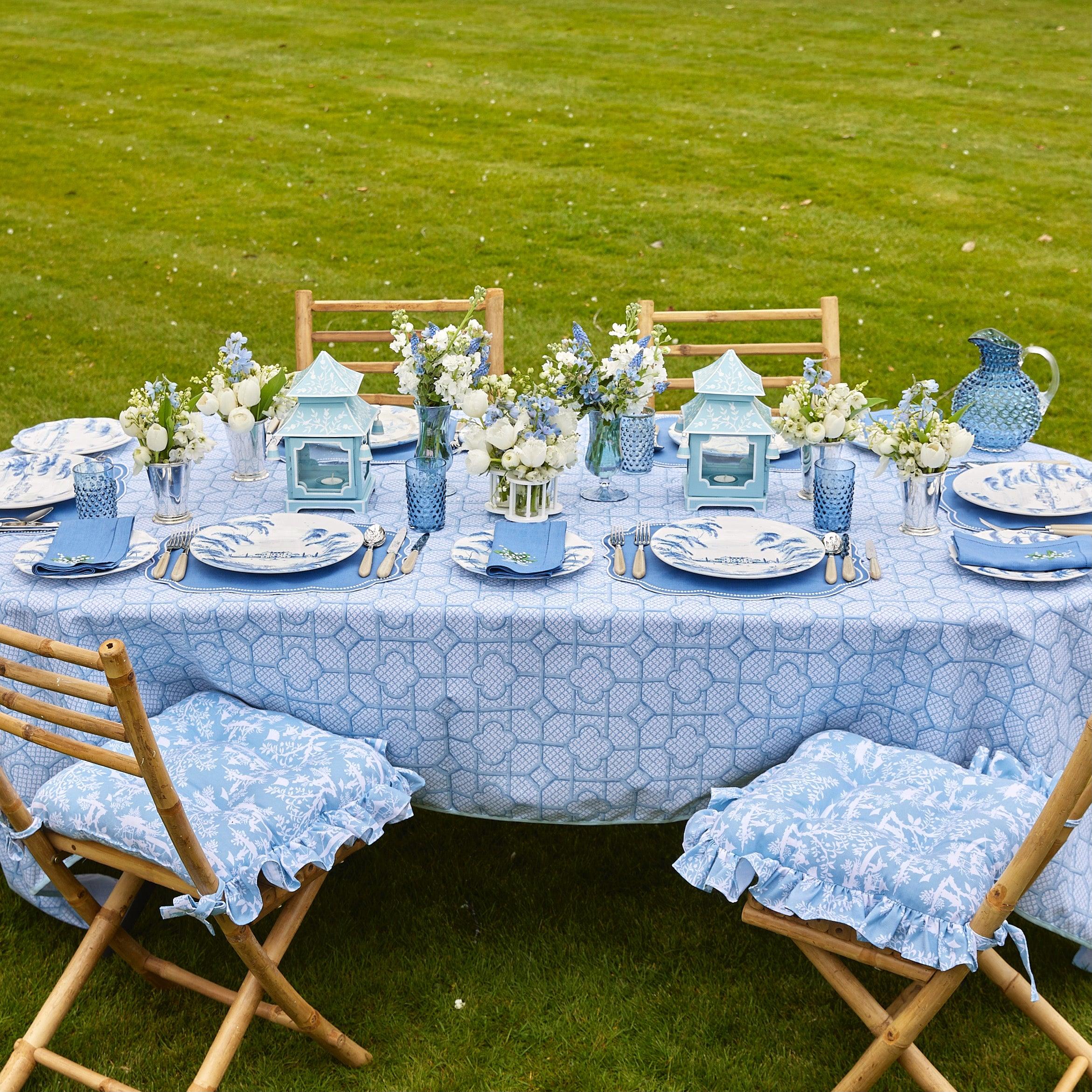 Create a sophisticated and timeless atmosphere with the Hobnail Navy Glasses & Jug Set - the epitome of classic glassware.