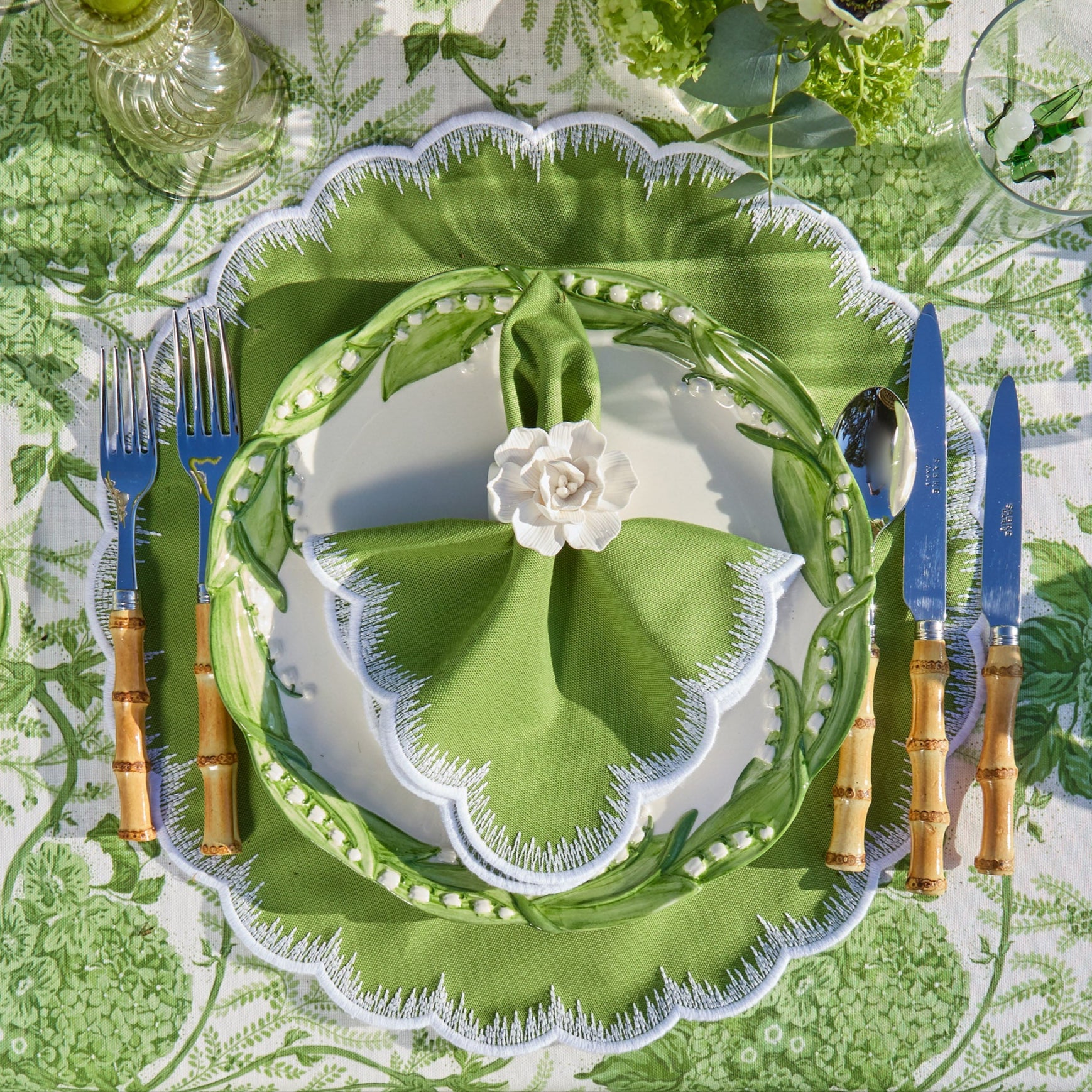 Apple Green Isabella Round Placemats & Napkins (Set of 4)