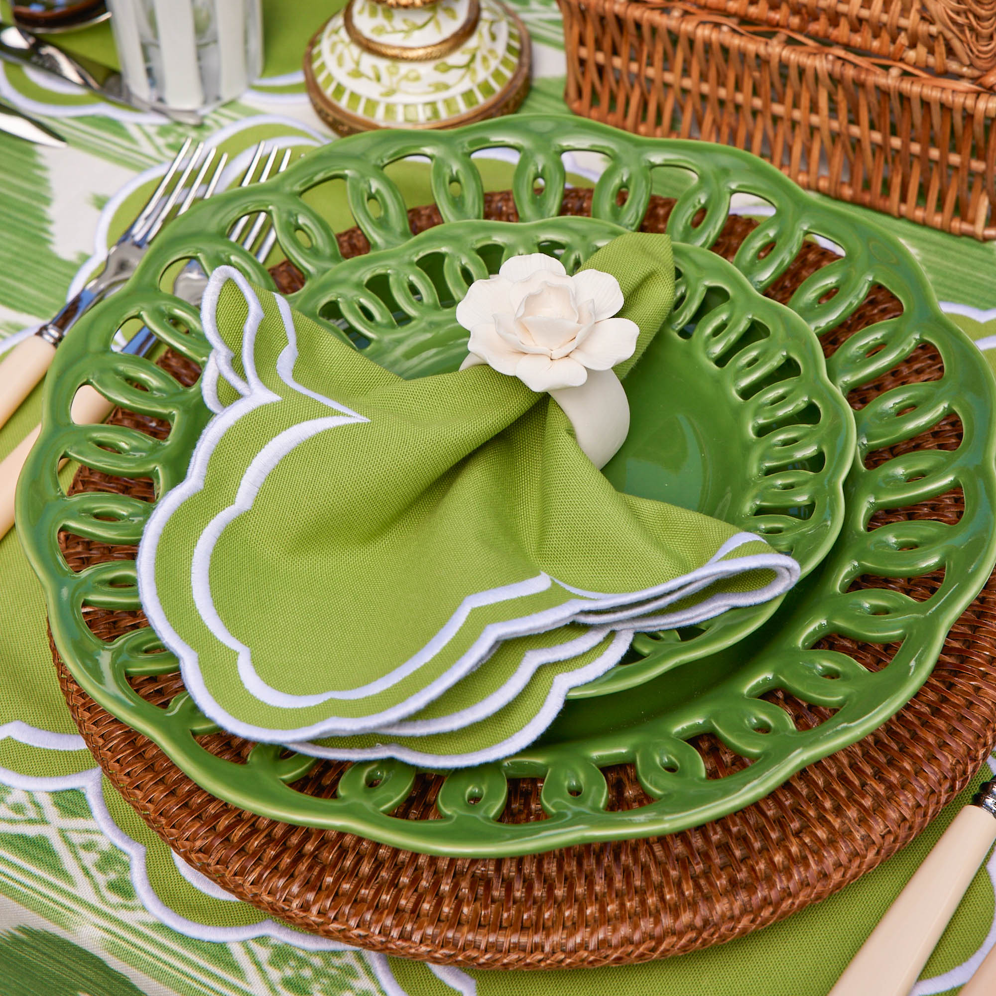 Serena Apple Green Scalloped Placemats & Napkins (Set of 4)