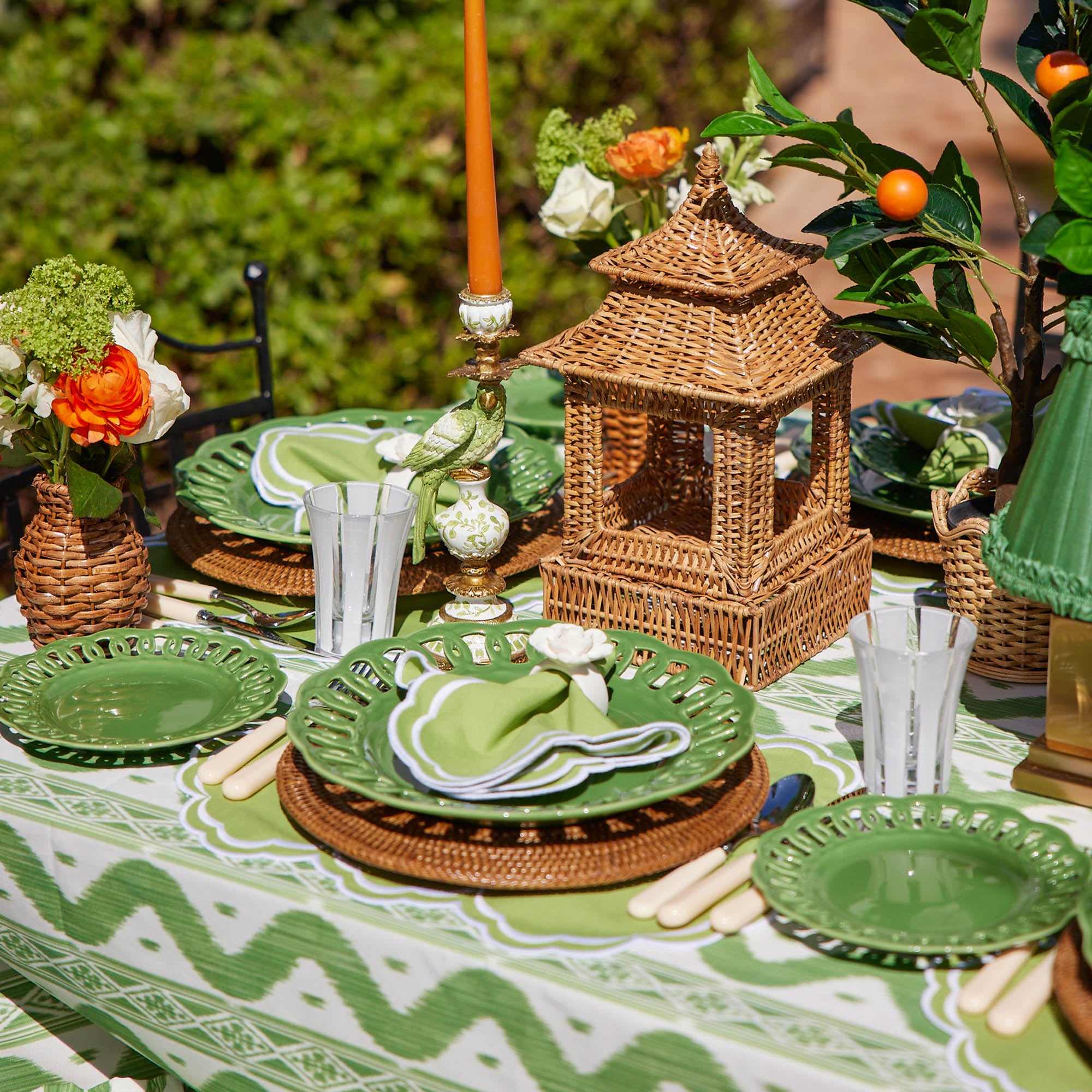 Burnt Rattan Pagoda Lantern