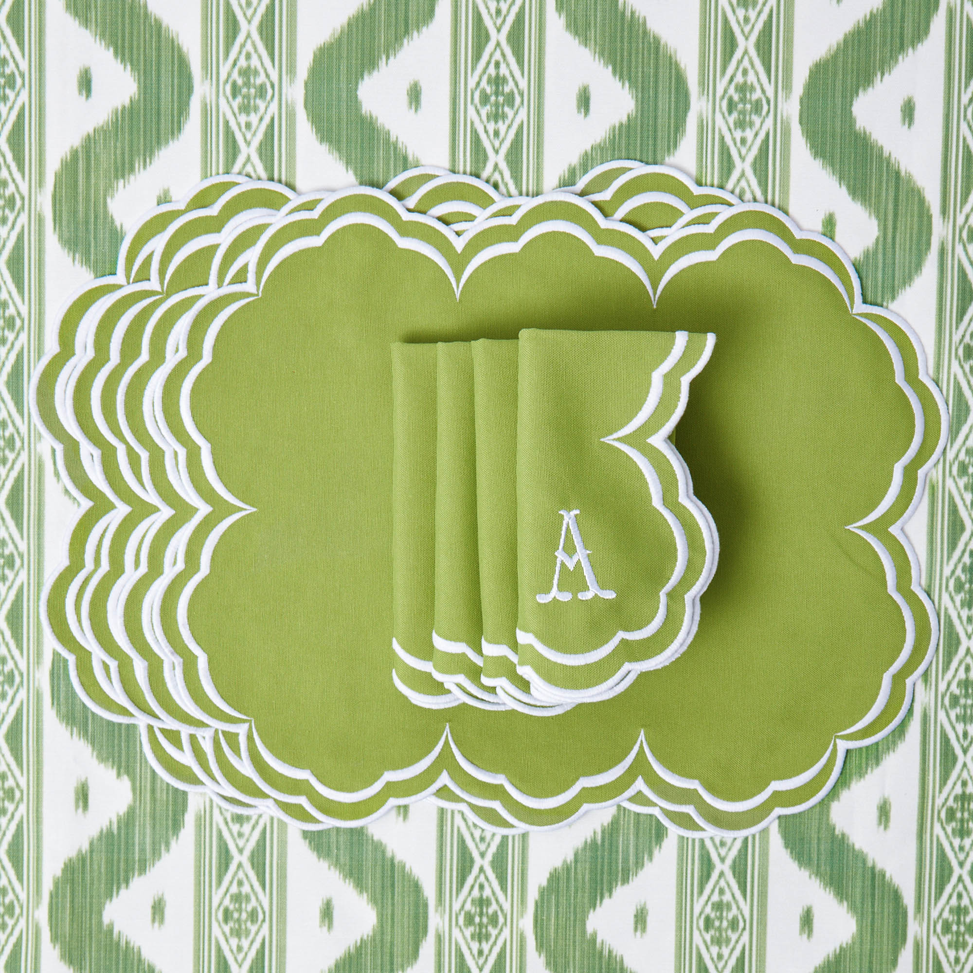 Serena Apple Green Scalloped Napkins (Set of 4)