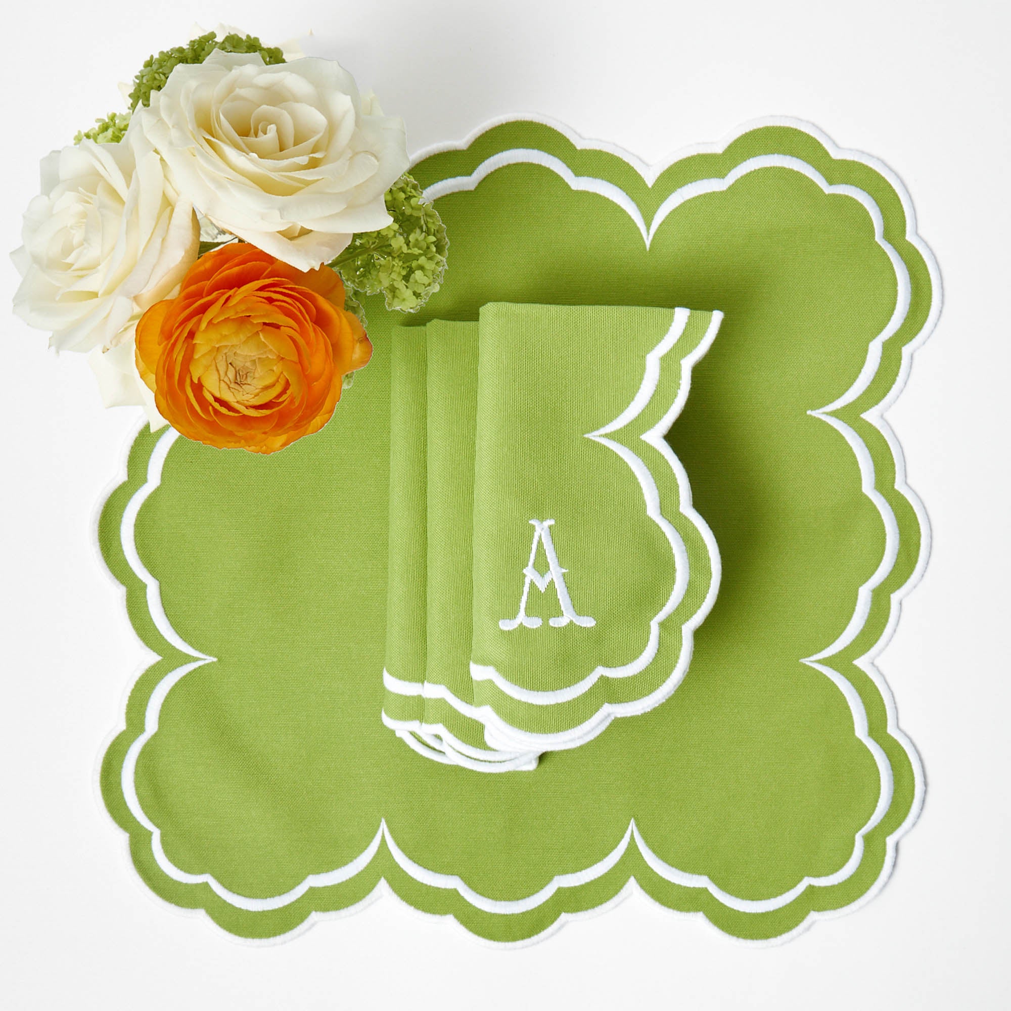 Serena Apple Green Scalloped Napkins (Set of 4)