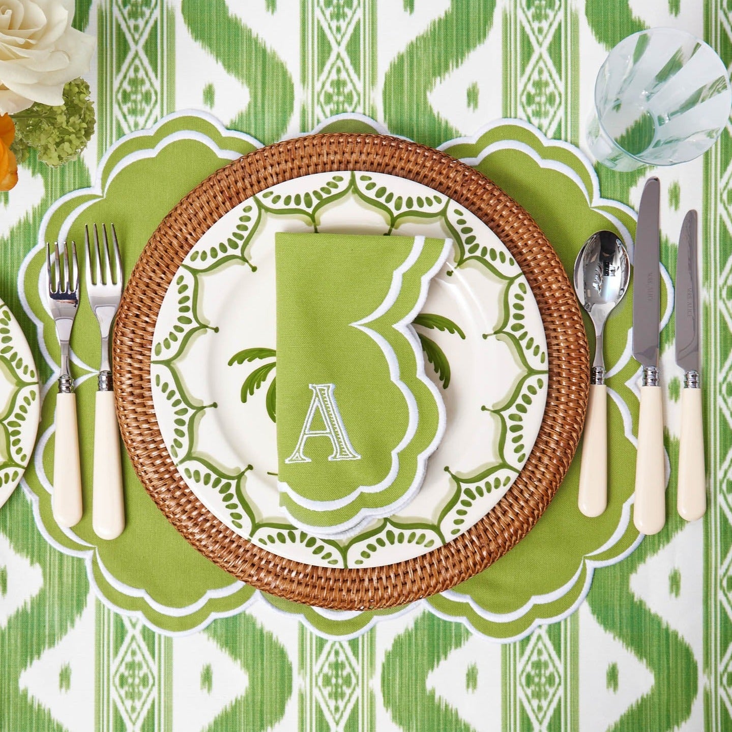 Serena Apple Green Scalloped Napkins (Set of 4)