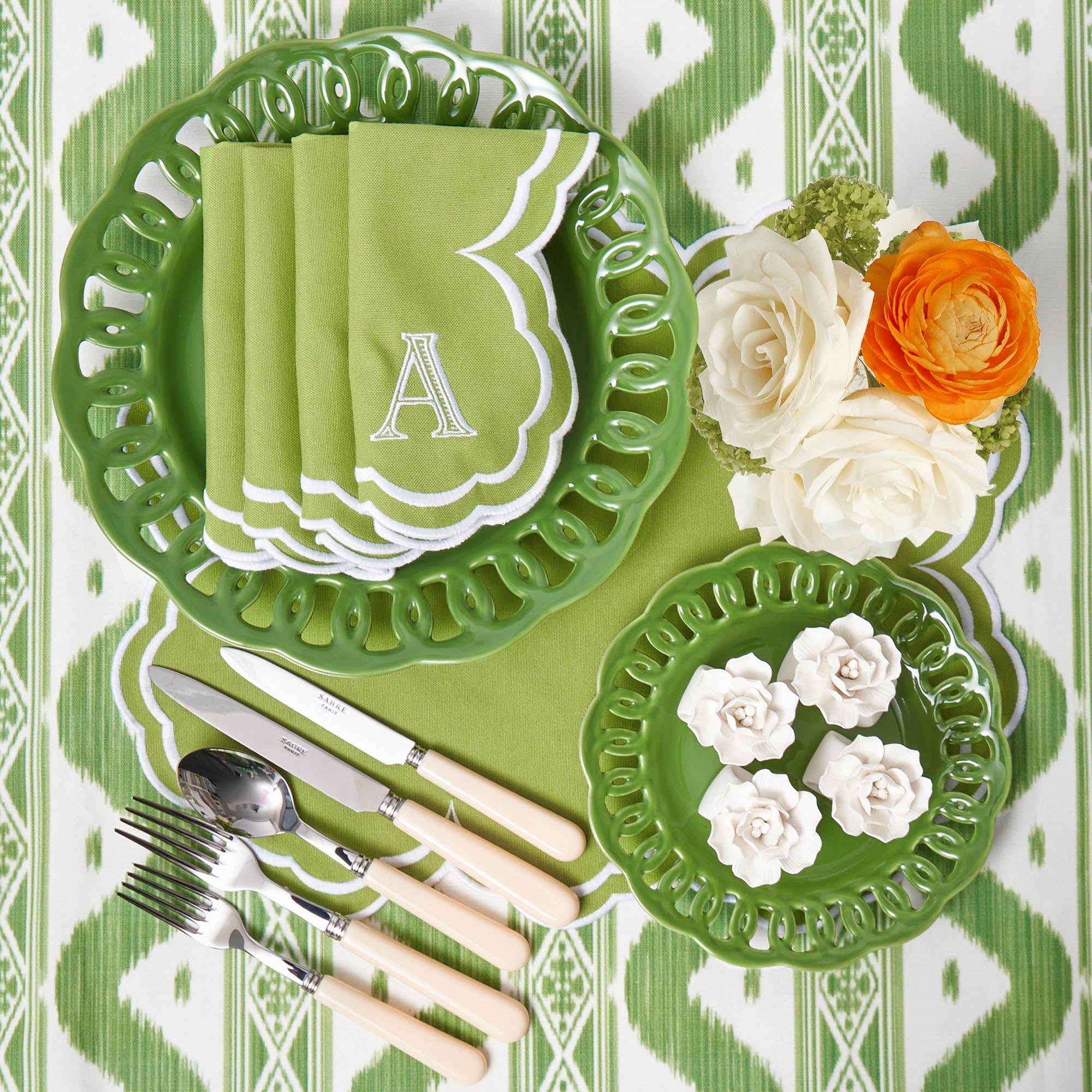 Serena Apple Green Scalloped Napkins (Set of 4)