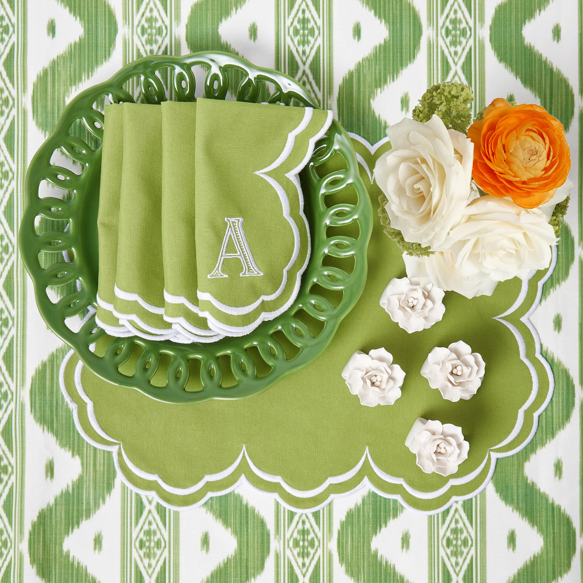 Serena Apple Green Scalloped Placemats & Napkins (Set of 4)