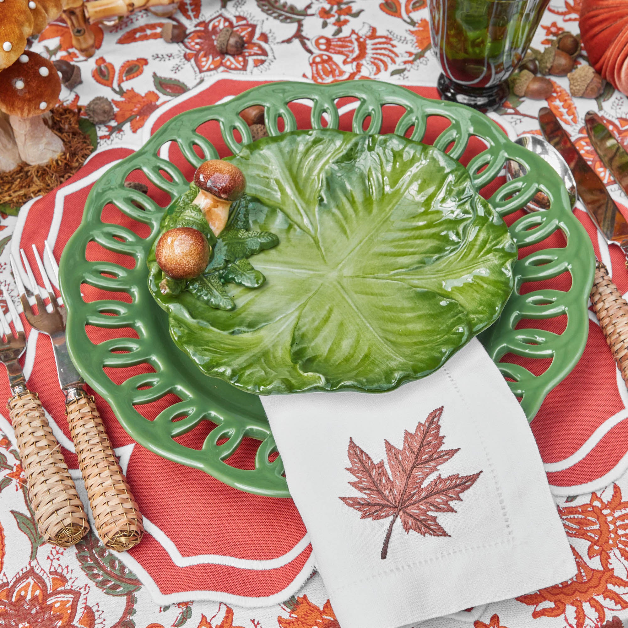 Set of 6 Secla Maroon shops Cabbage Leaf 8 1/2