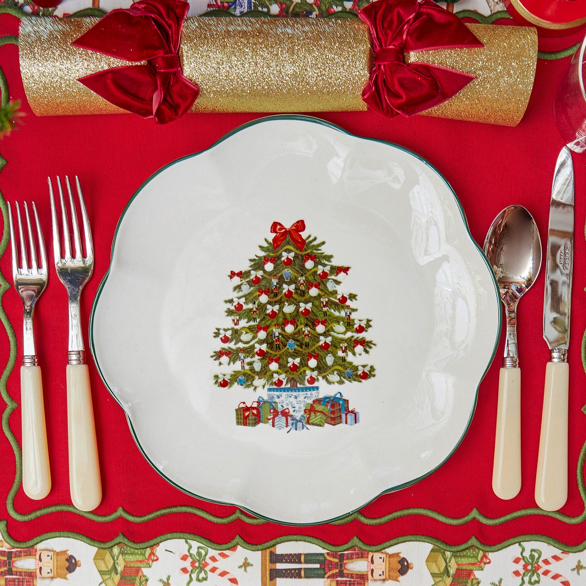 Waechtersbach Christmas Tree Red Dinner Plates Set outlet of 8