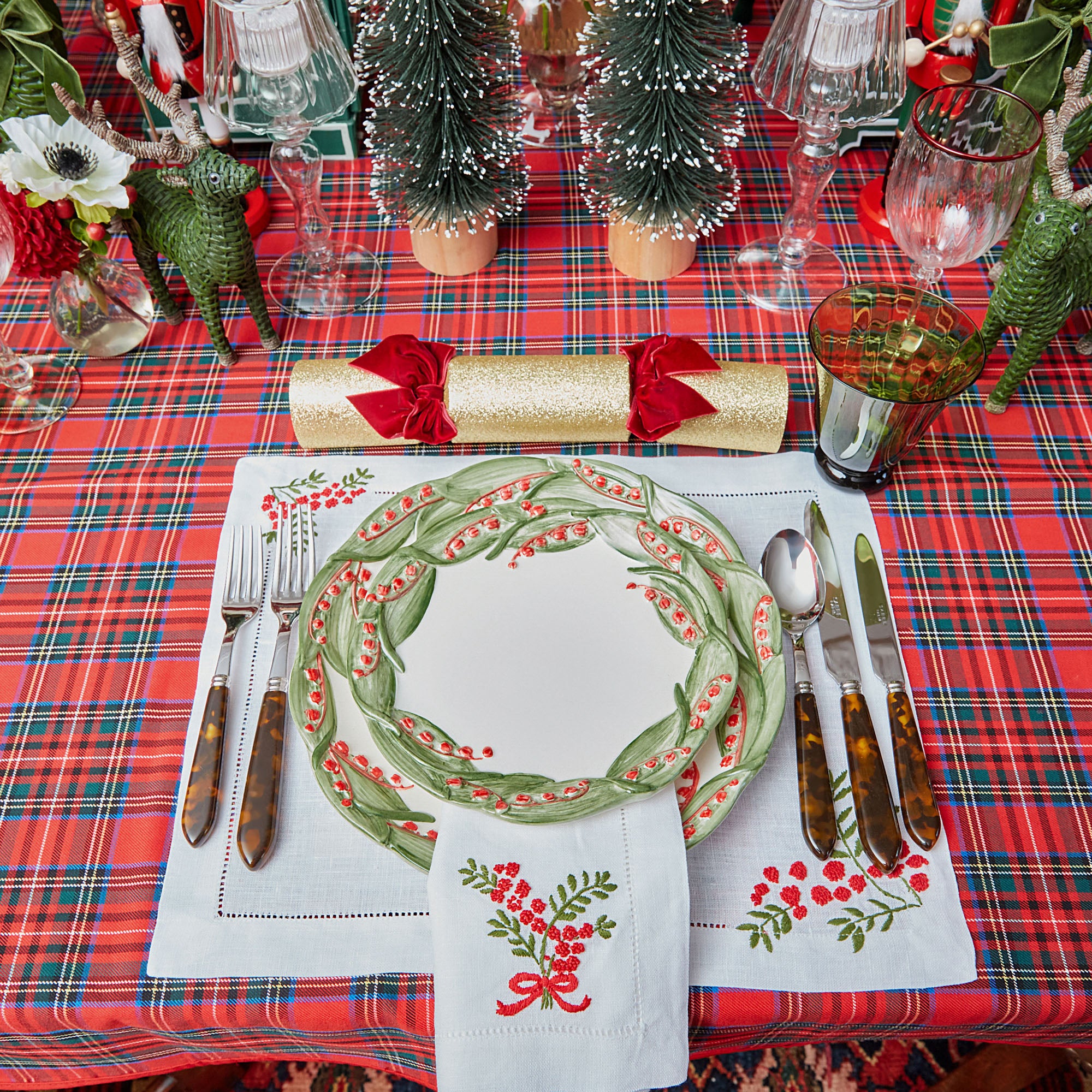 Red Berry White Linen Placemats (Set of 4) – Mrs. Alice