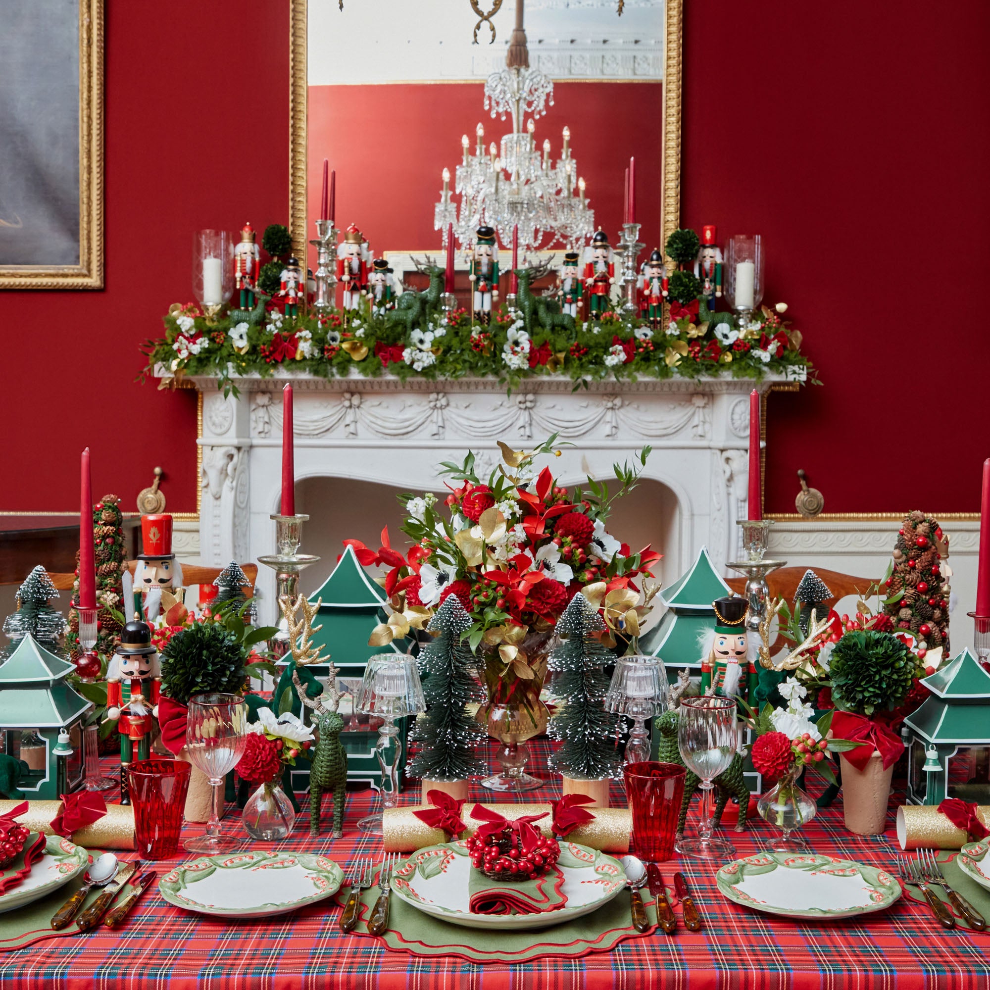 Celebrate in style with the Red Berry Dinner Plates.