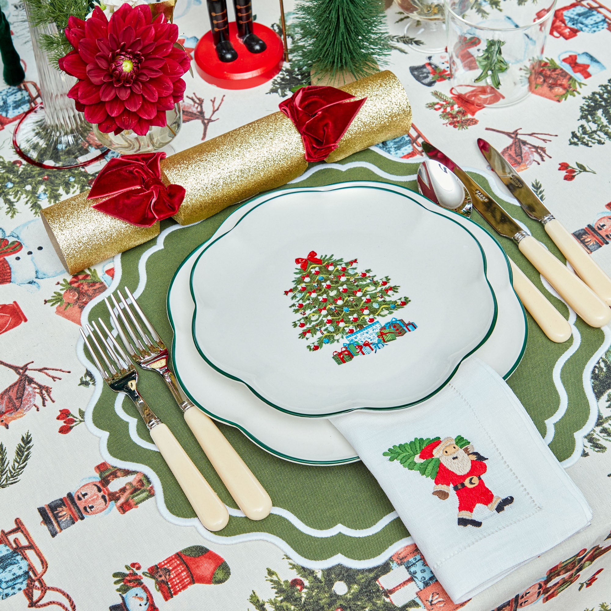 Linen cocktail napkins with Christmas motive embroidery, Christmas napkins, White linen napkins, hotsell Christmas gift