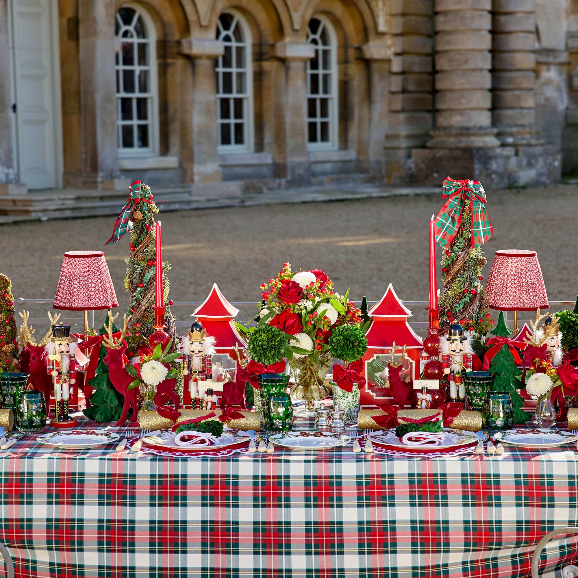 Red Bow Laurel Placemats & Napkins (Set of 4)