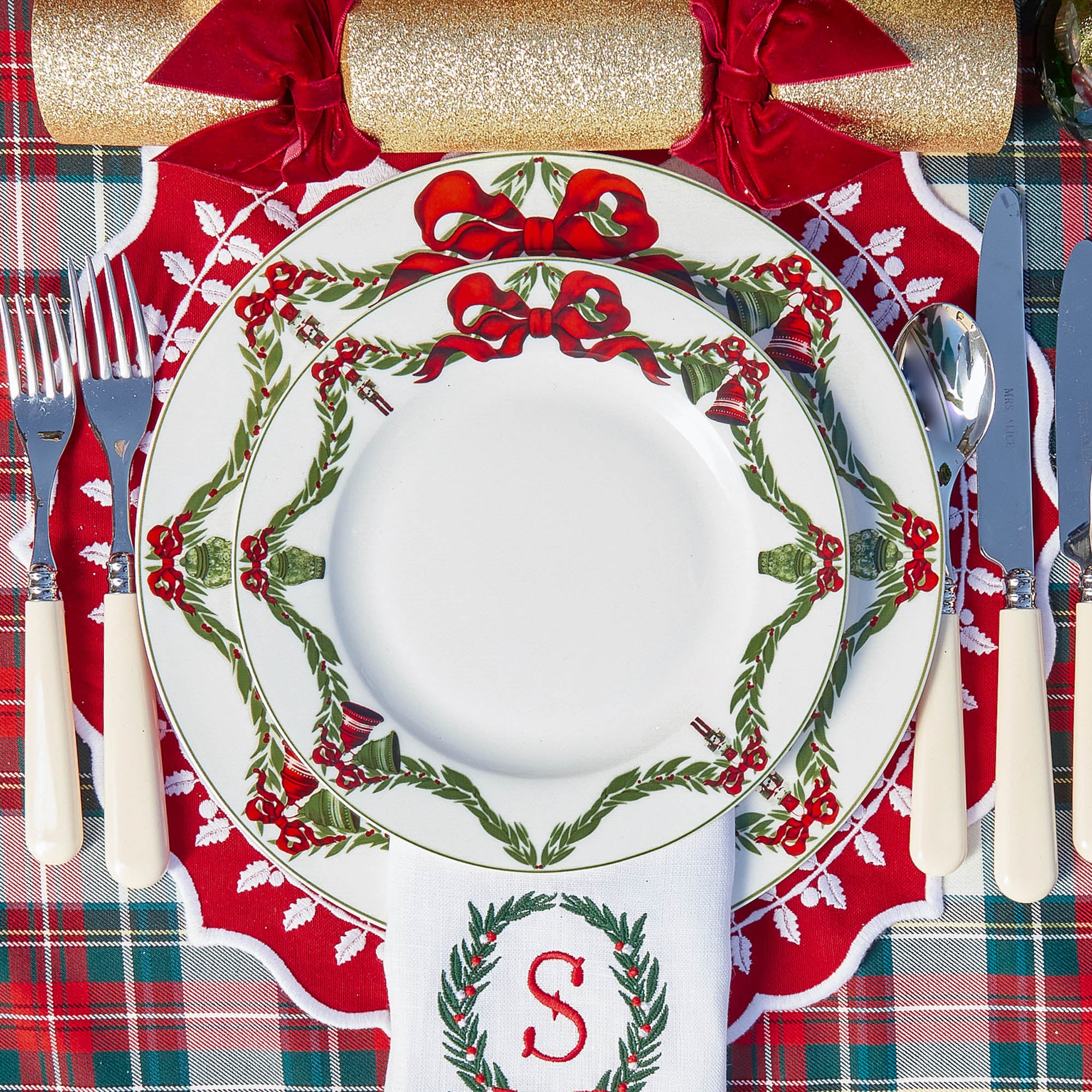 Plaid christmas dinnerware best sale