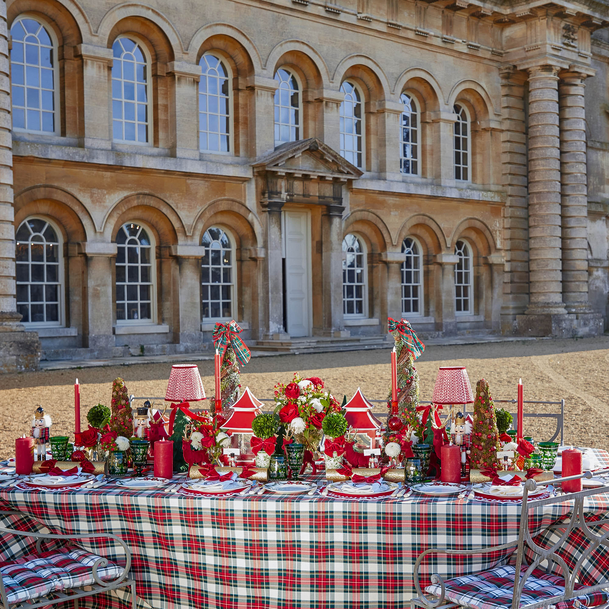 Red Bow Laurel Placemats & Napkins (Set of 4)