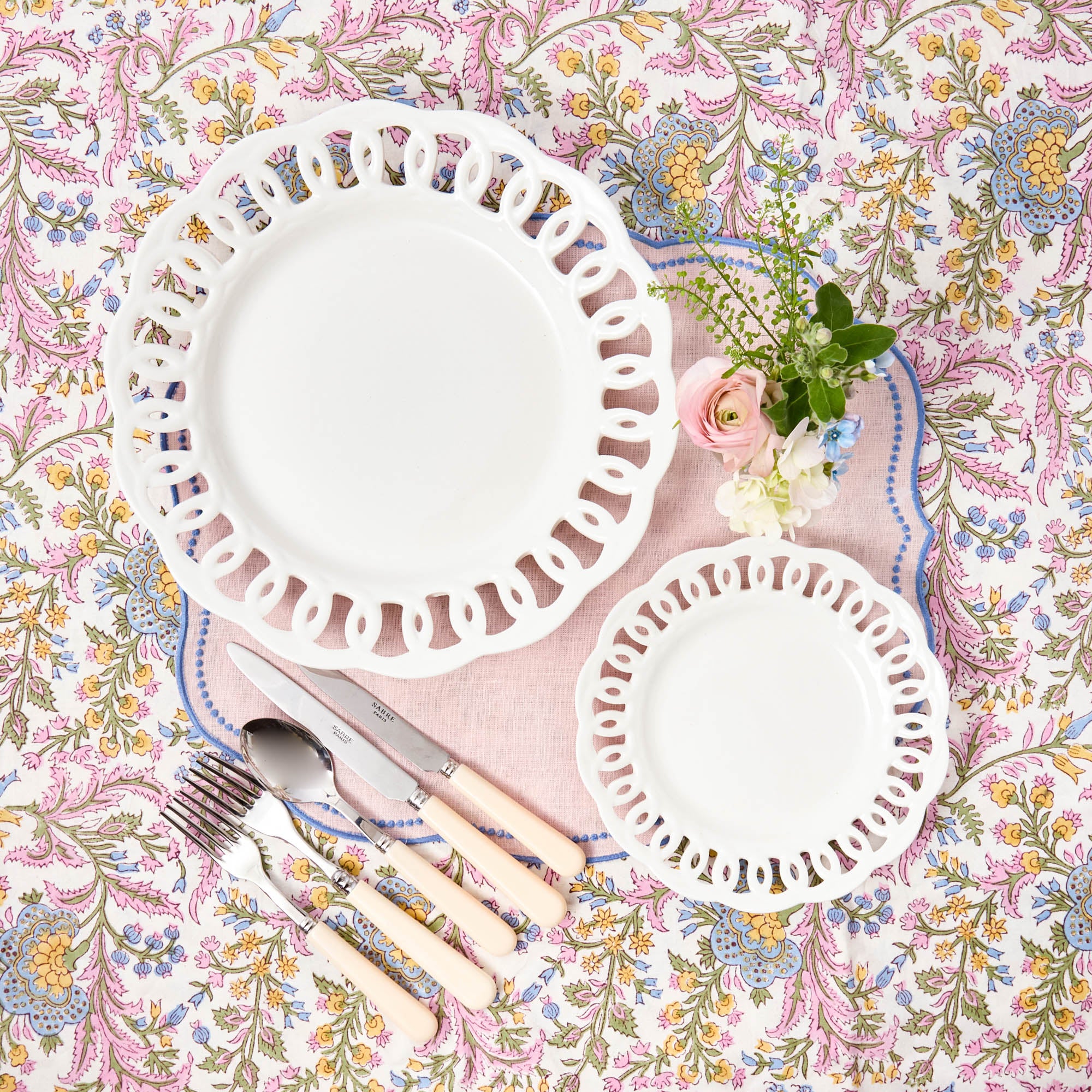 White Lace Dinner & Starter Plates (Set of 8)