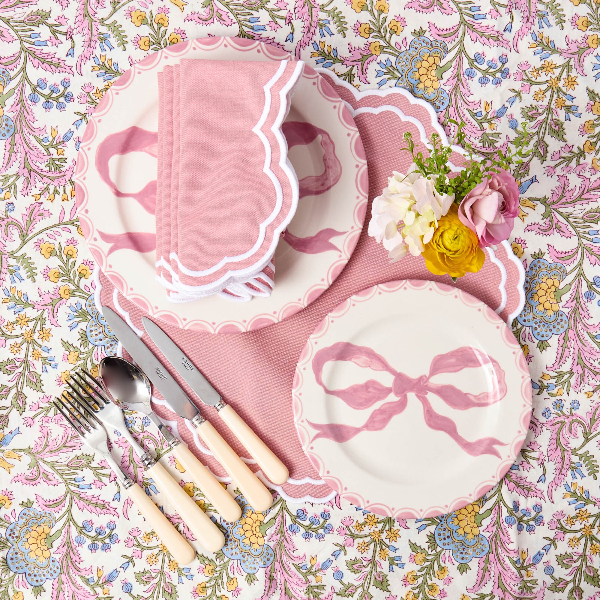 Marilyn Pink Bow Starter Plates (Set of 4)