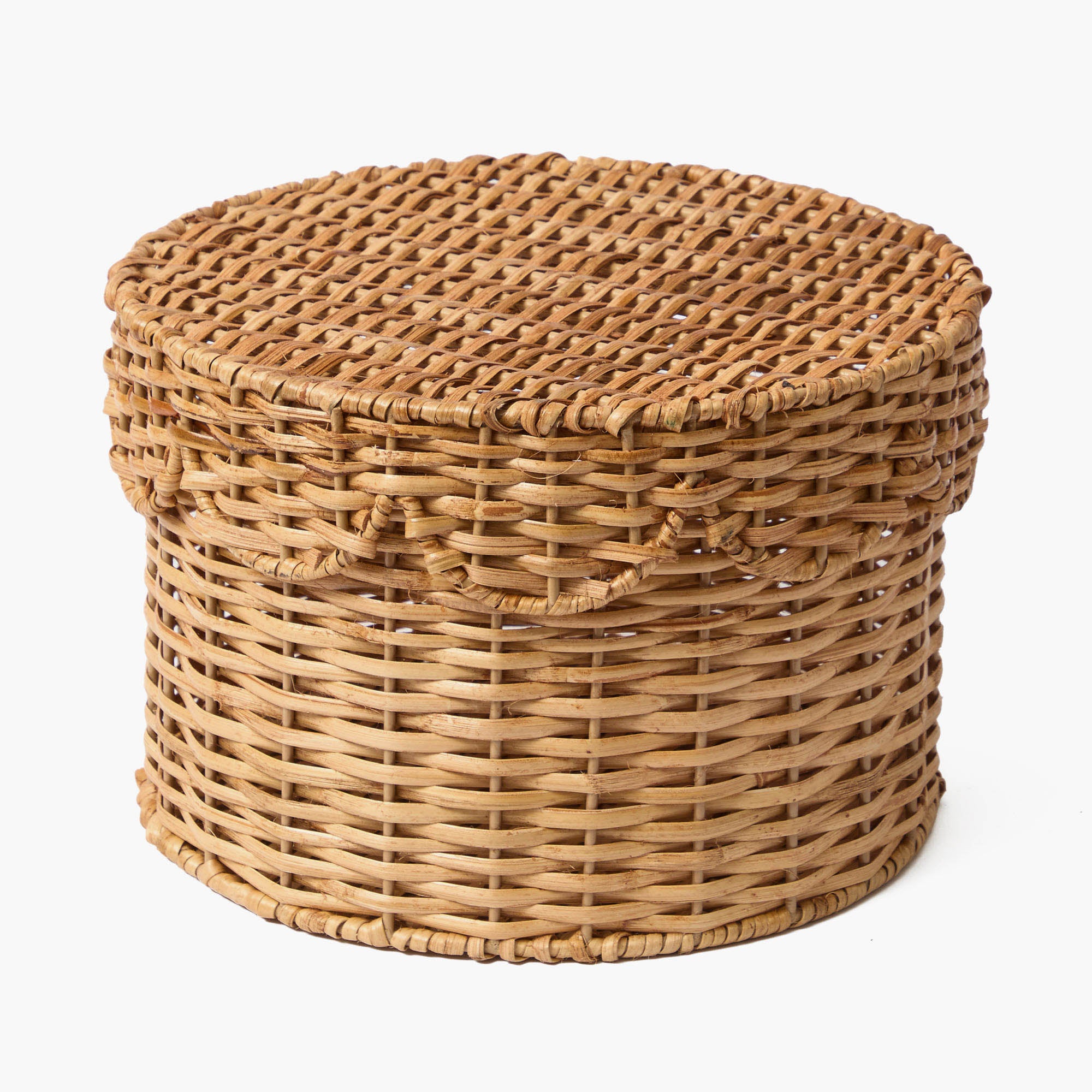 Scalloped Round Lidded Rattan Box - Large