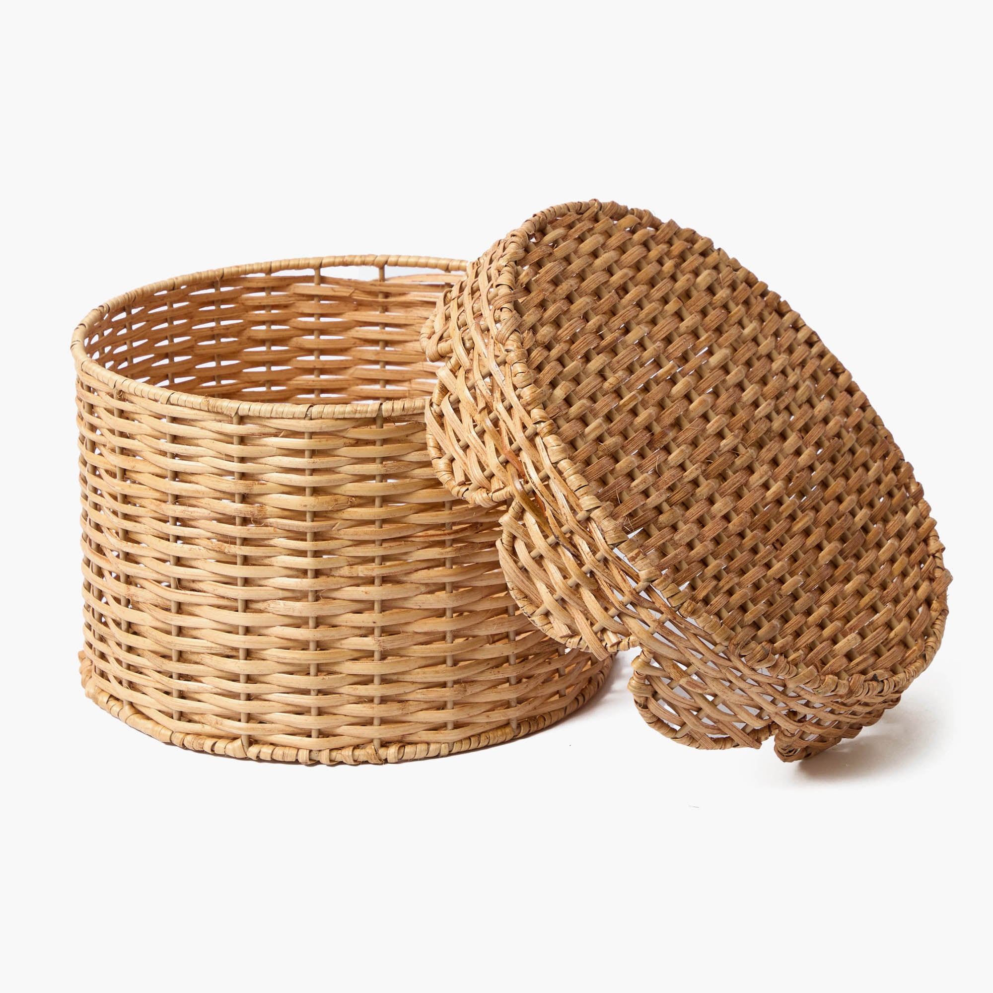 Scalloped Round Lidded Rattan Box - Large